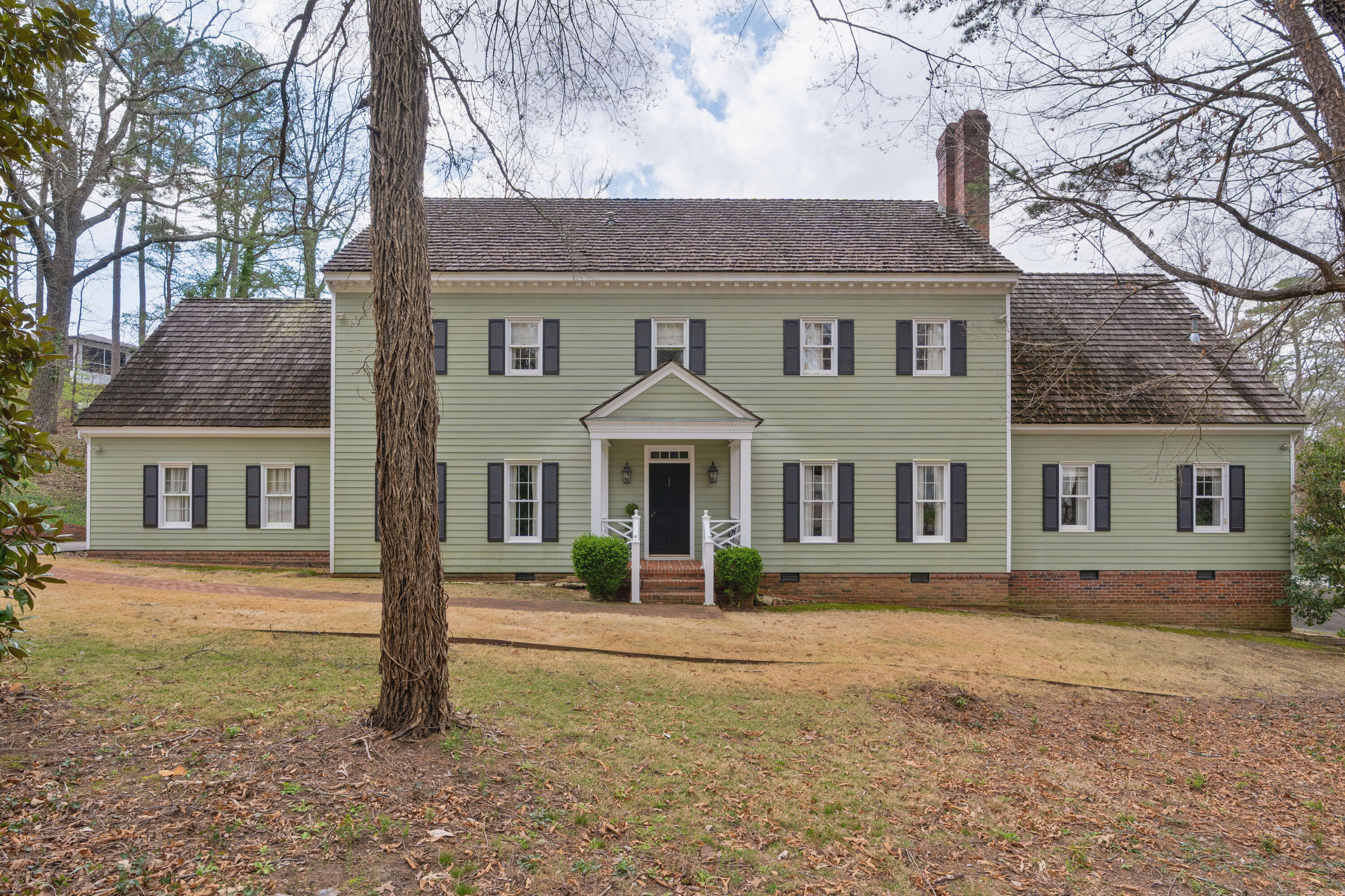 1301 Woodhill Drive