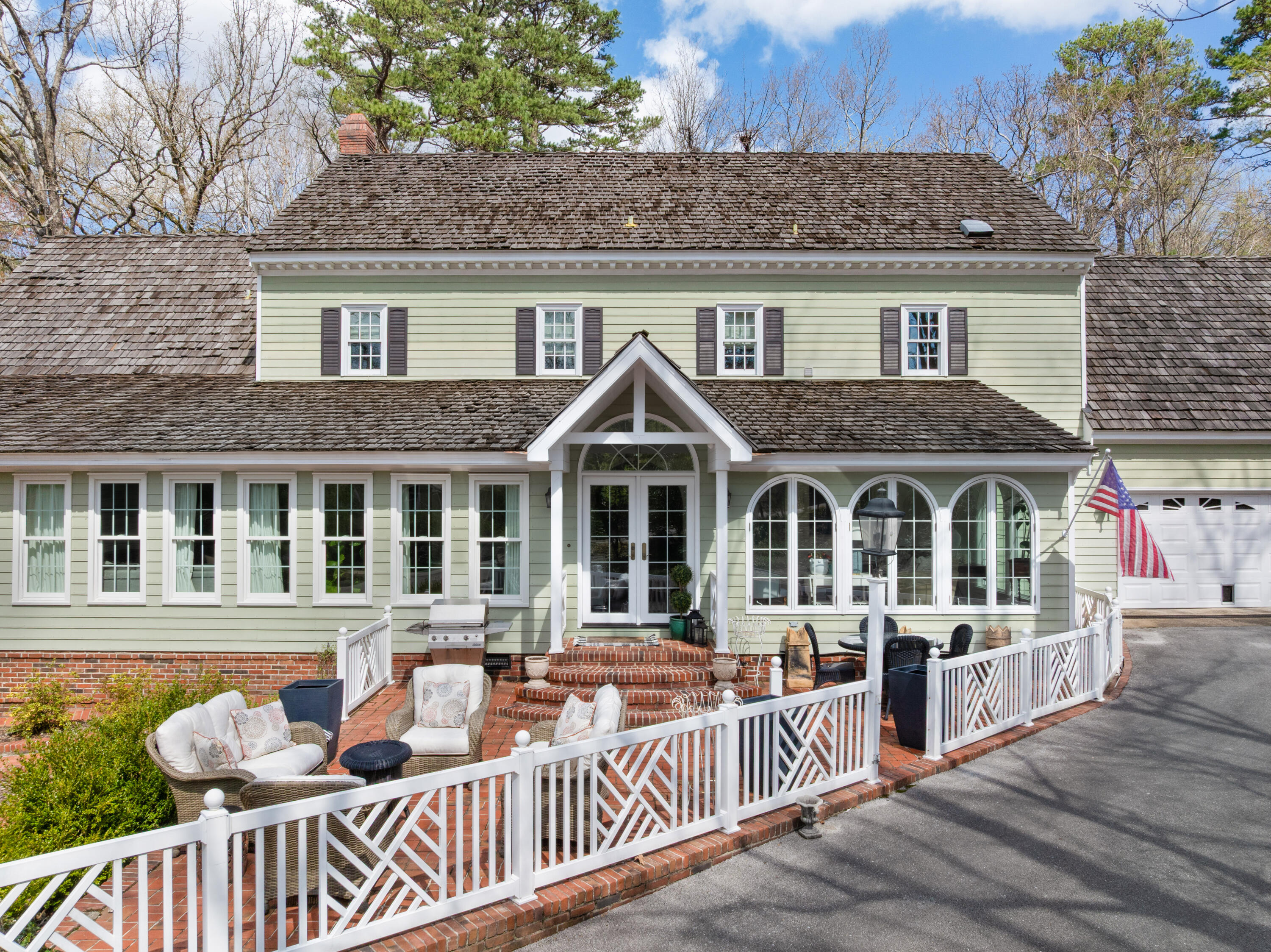 1301 Woodhill Drive