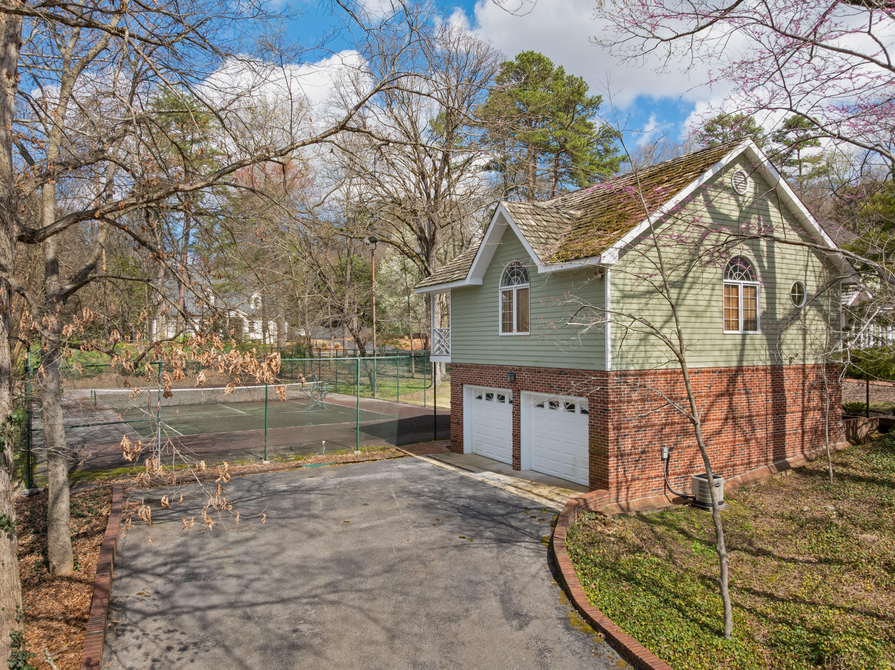 1301 Woodhill Drive