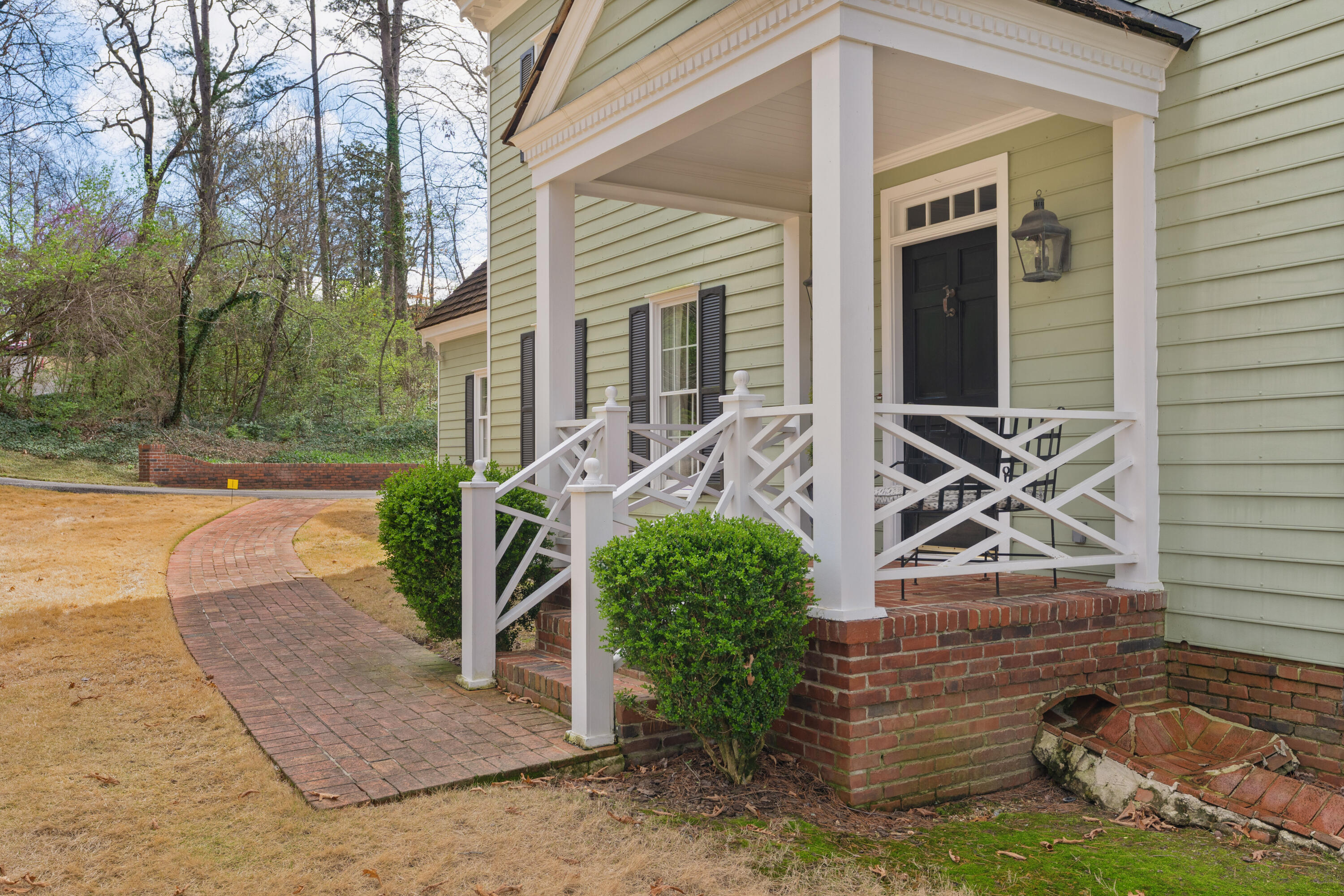 1301 Woodhill Drive