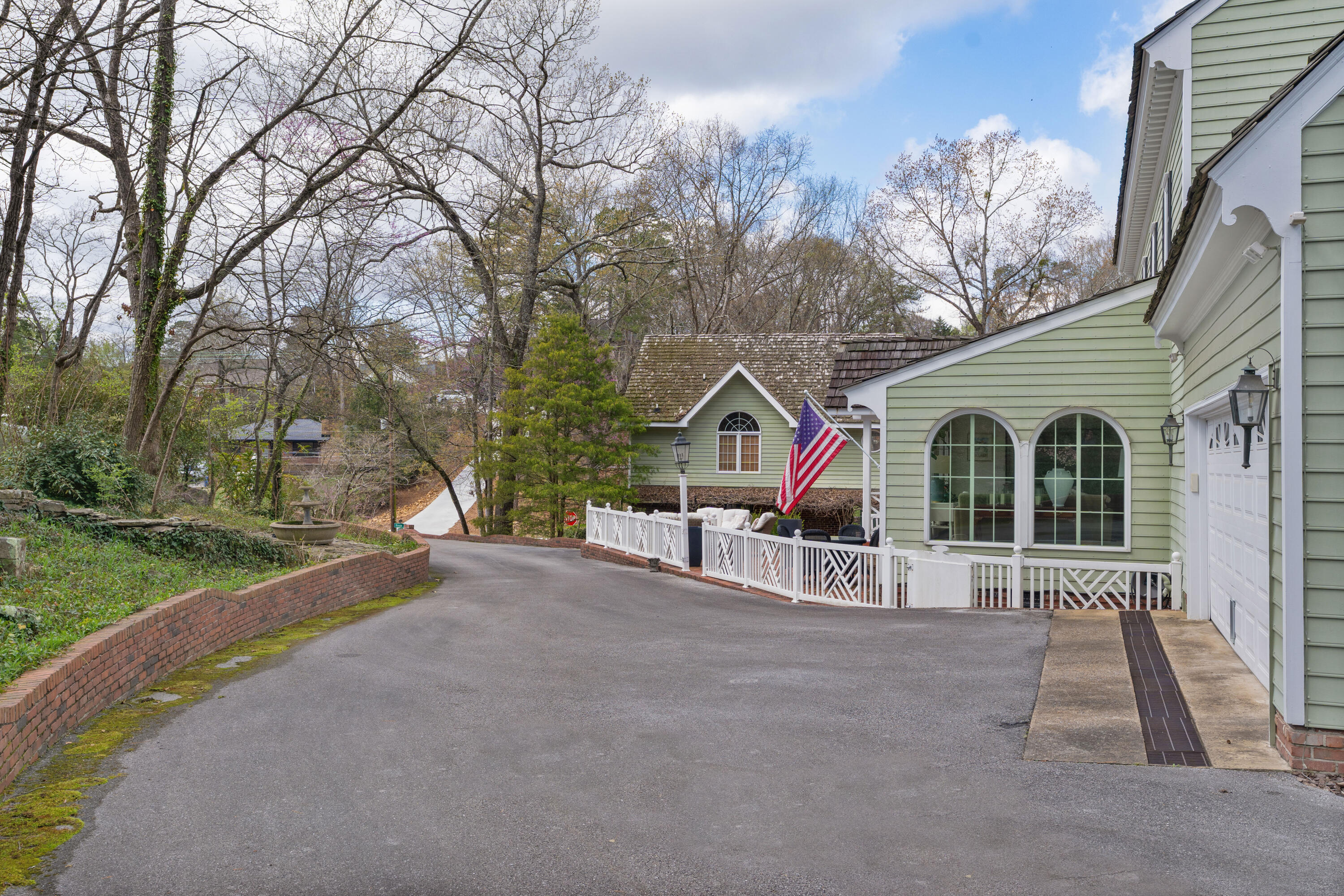 1301 Woodhill Drive