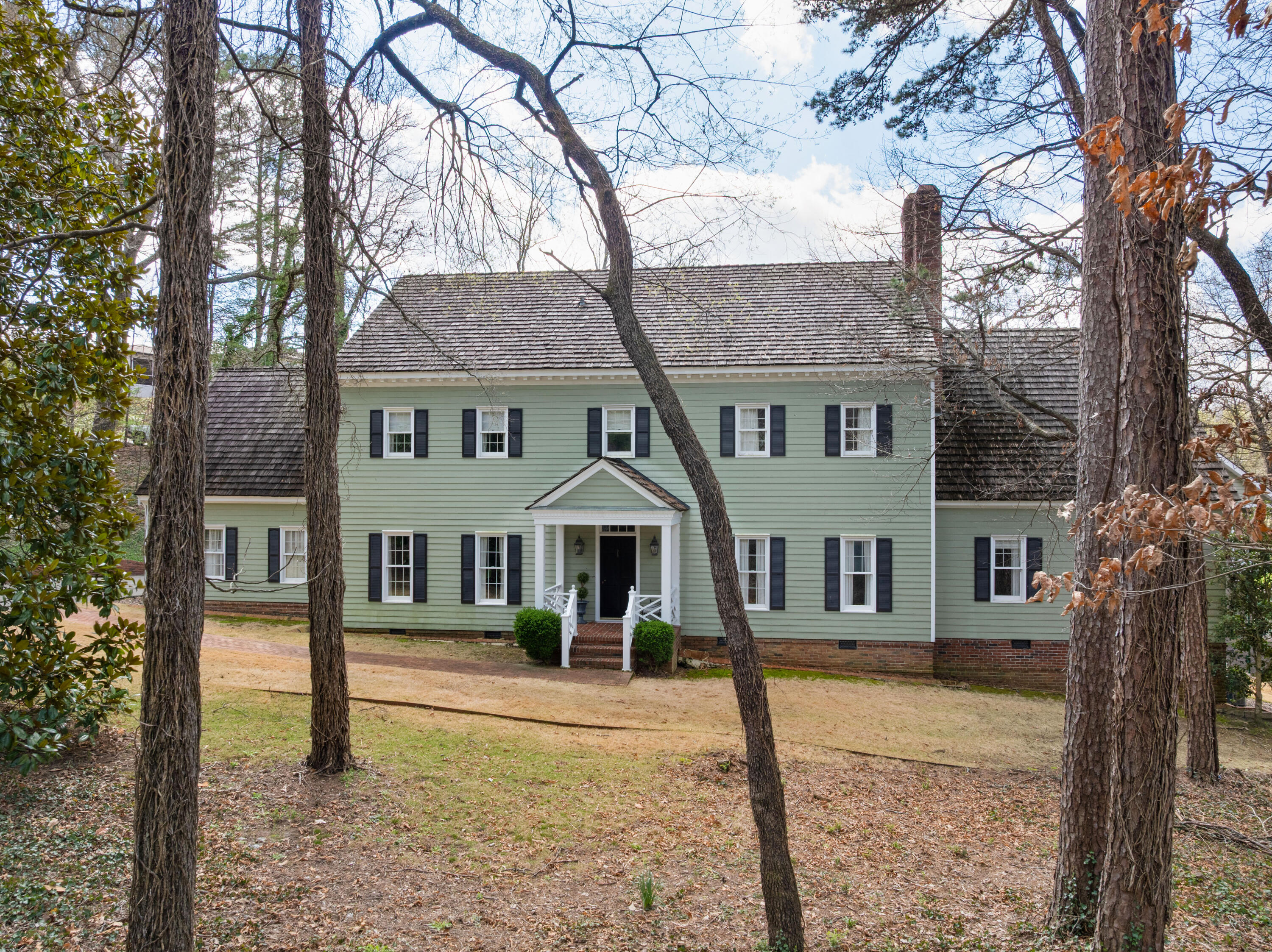 1301 Woodhill Drive