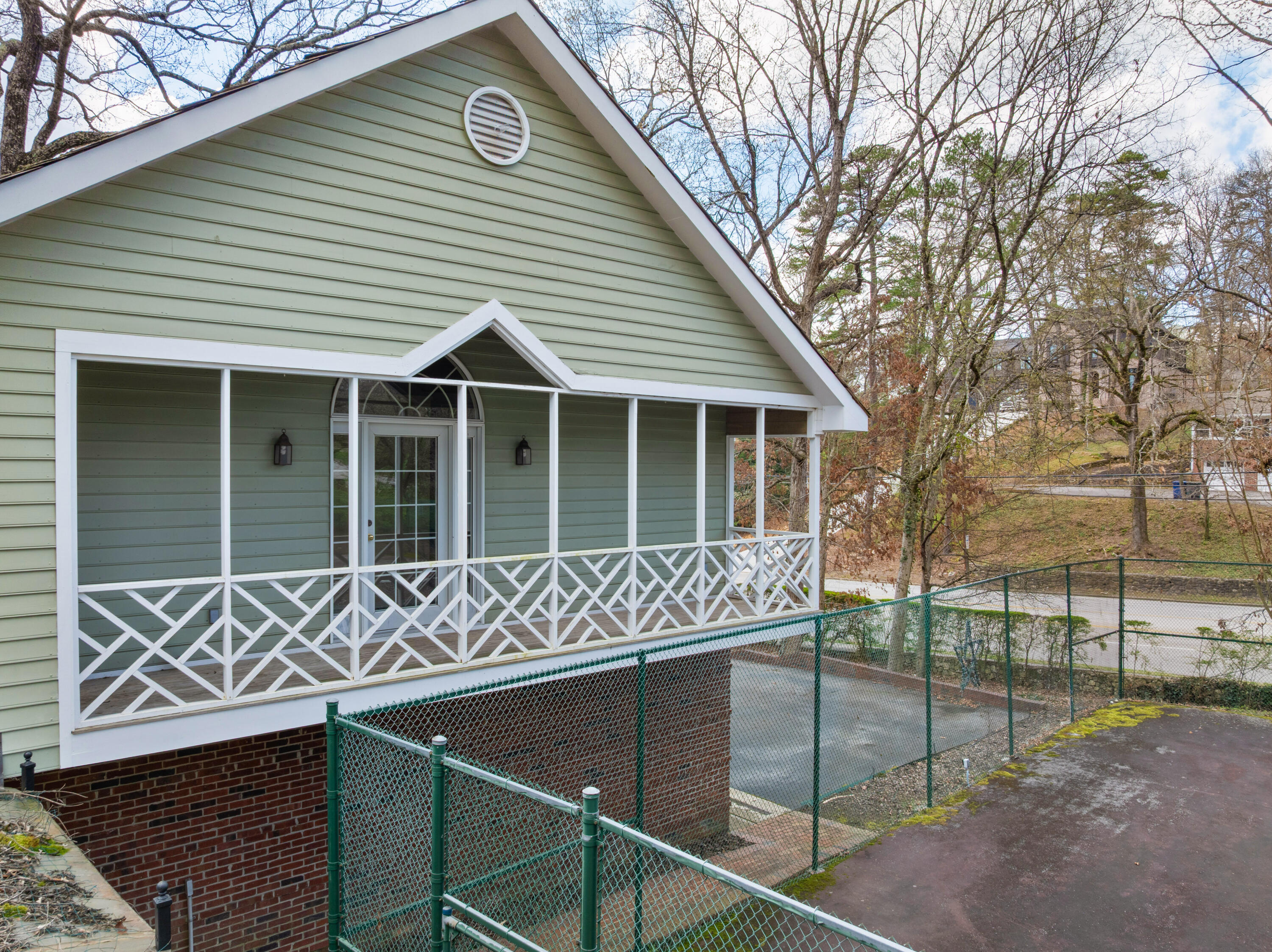 1301 Woodhill Drive