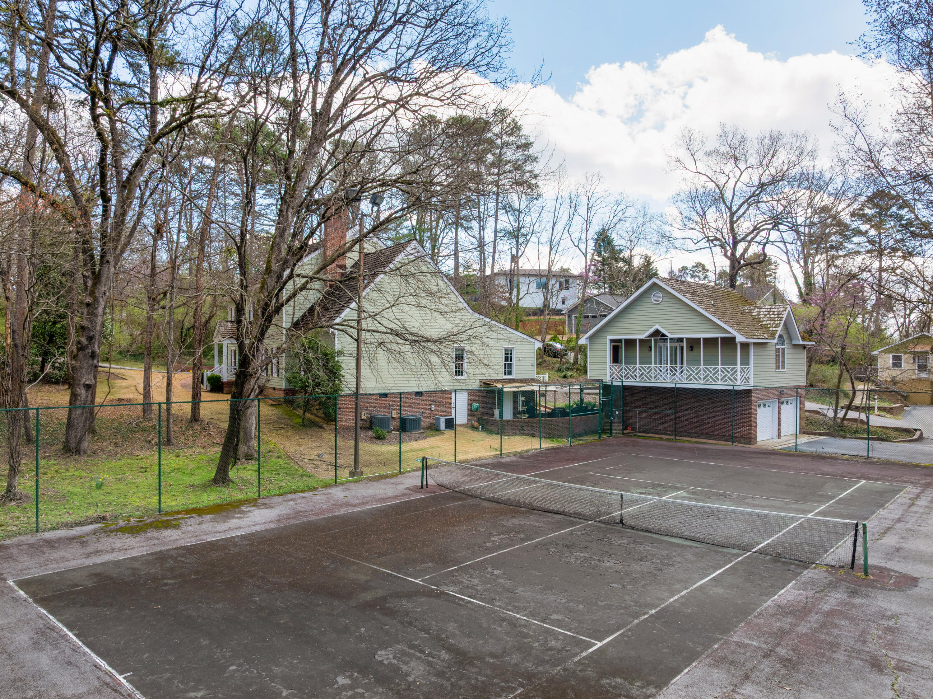 1301 Woodhill Drive