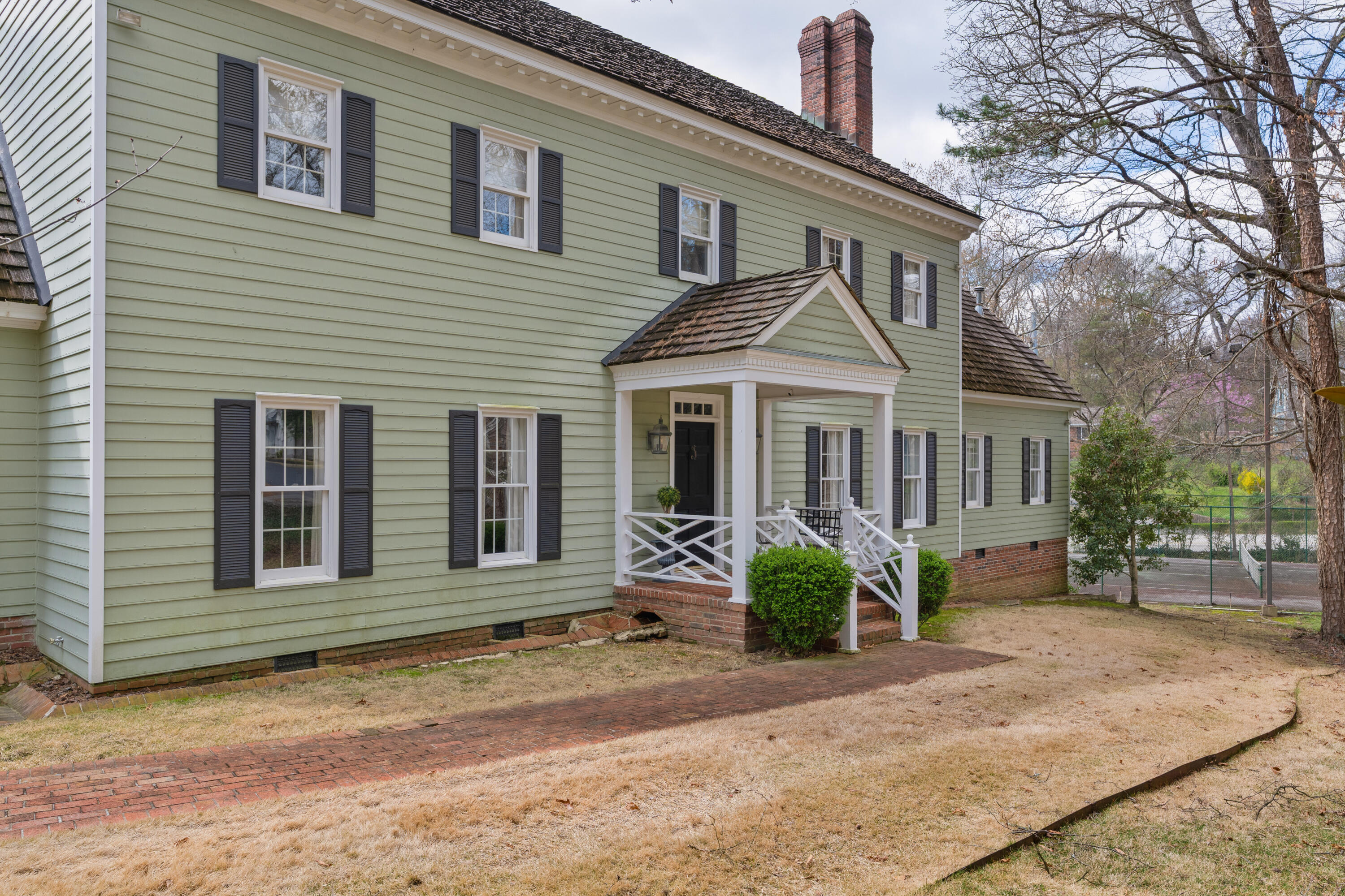1301 Woodhill Drive