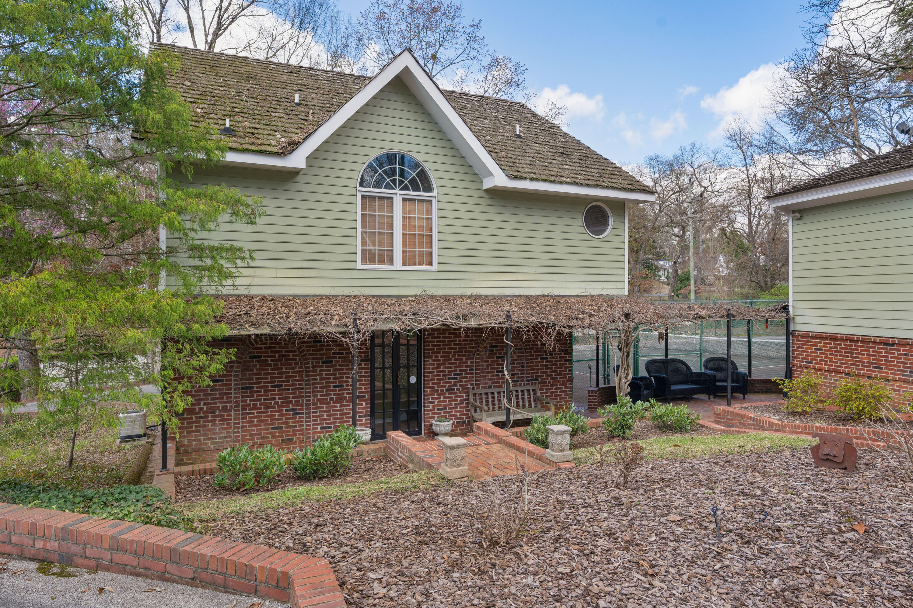 1301 Woodhill Drive