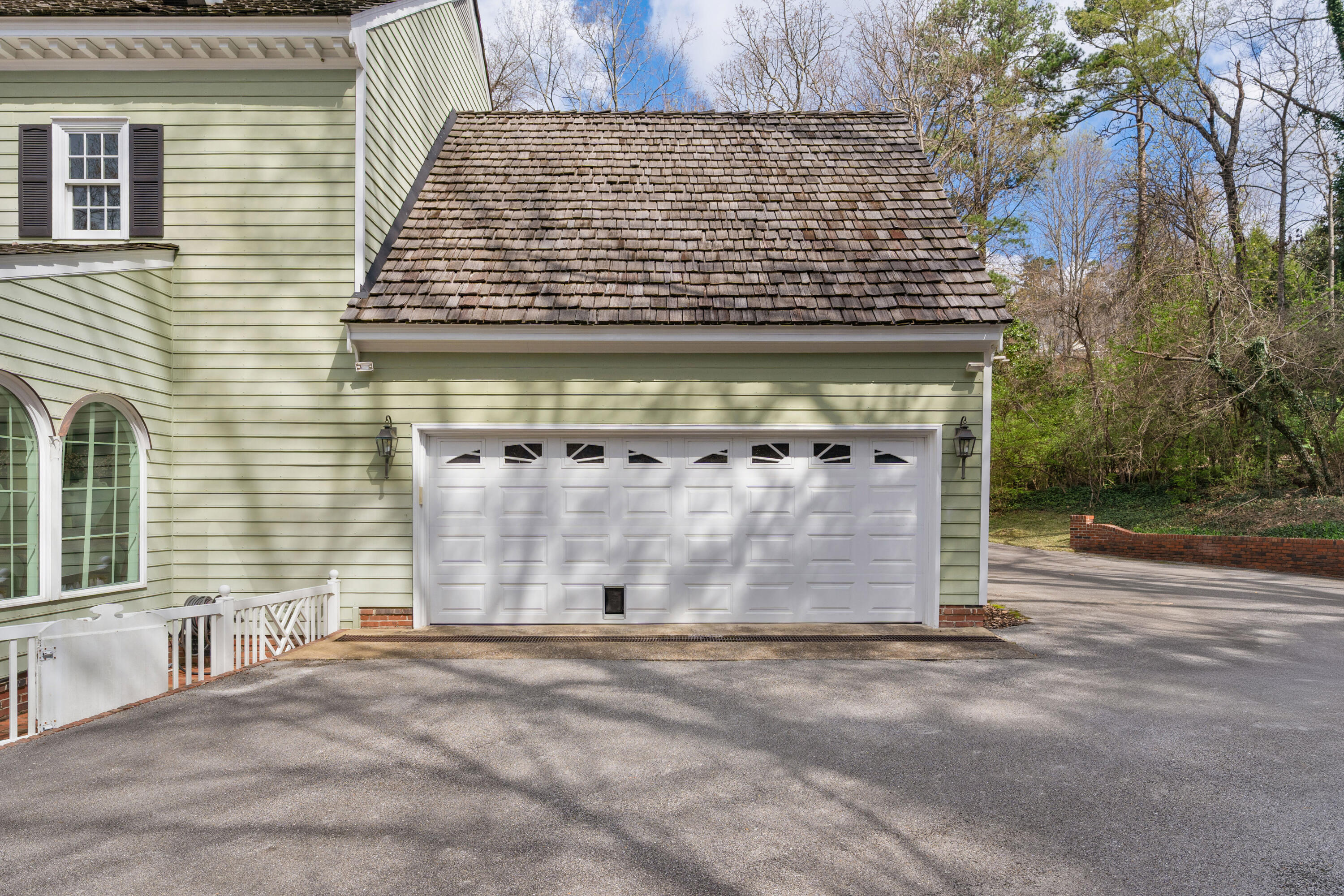 1301 Woodhill Drive