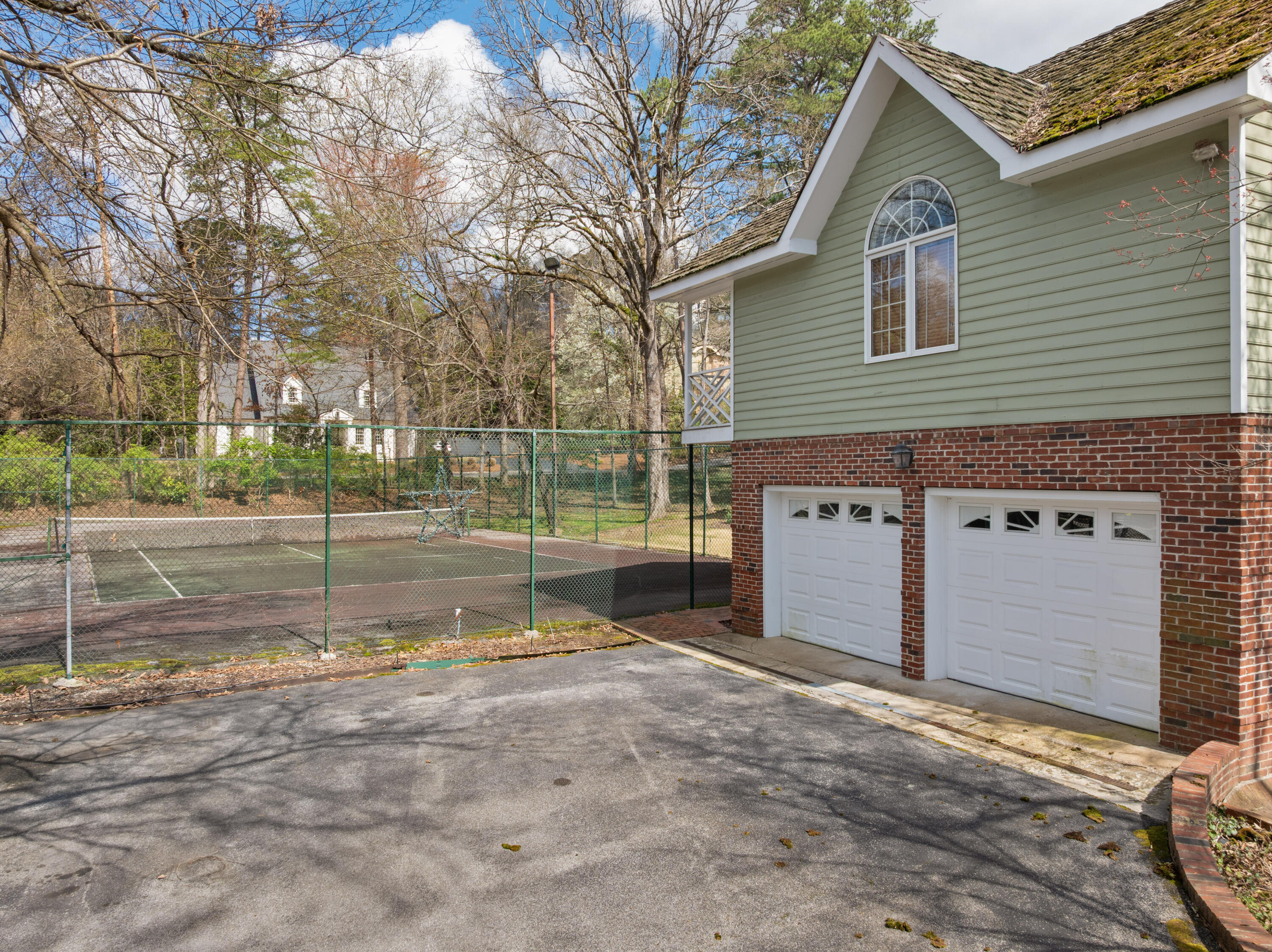 1301 Woodhill Drive