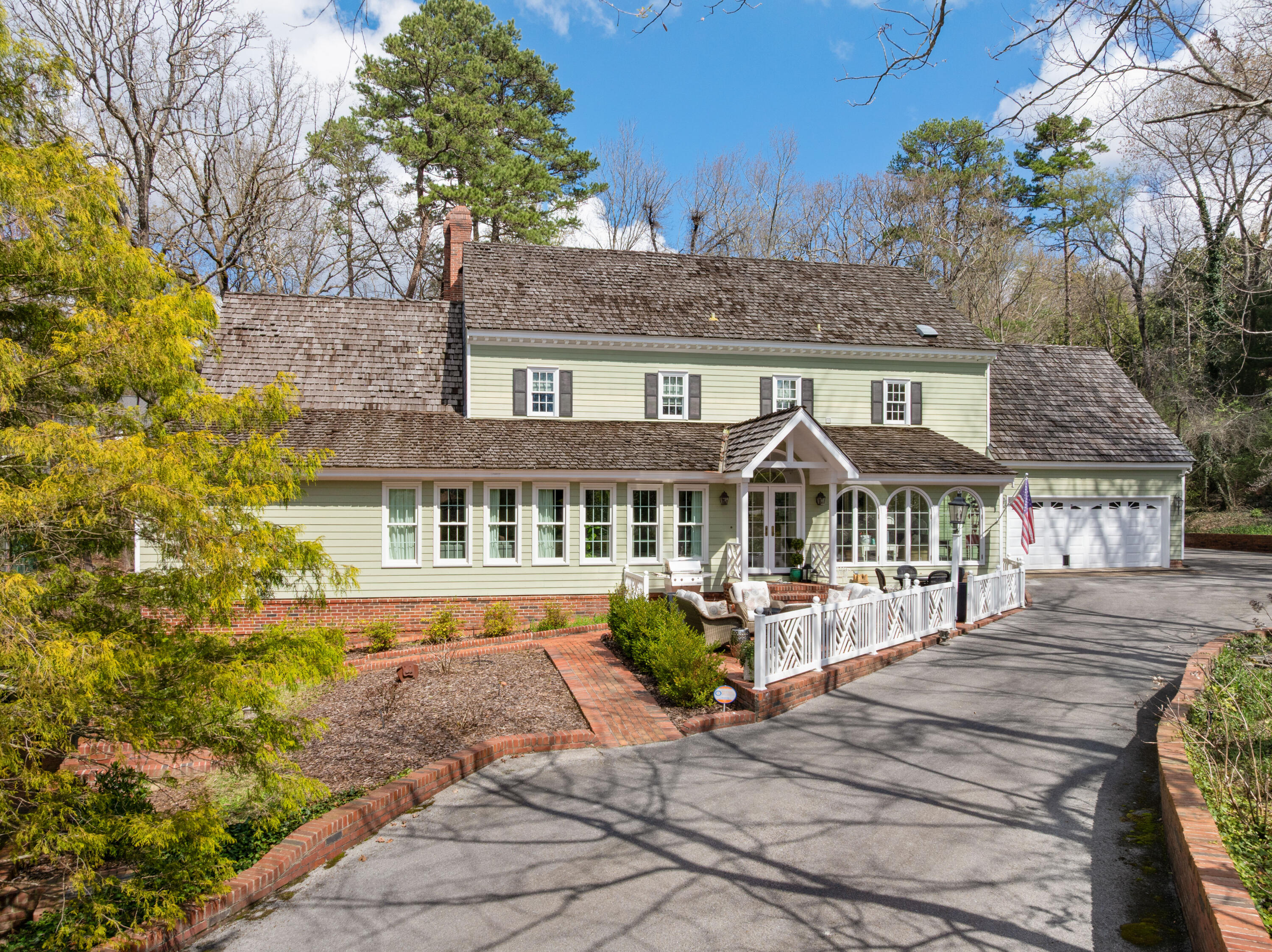 1301 Woodhill Drive