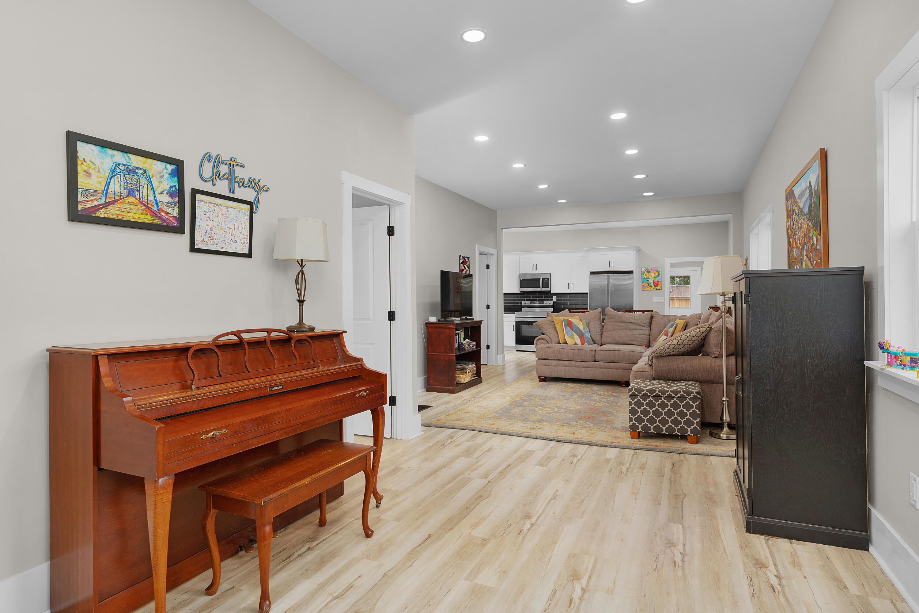 1614 E 12th Street