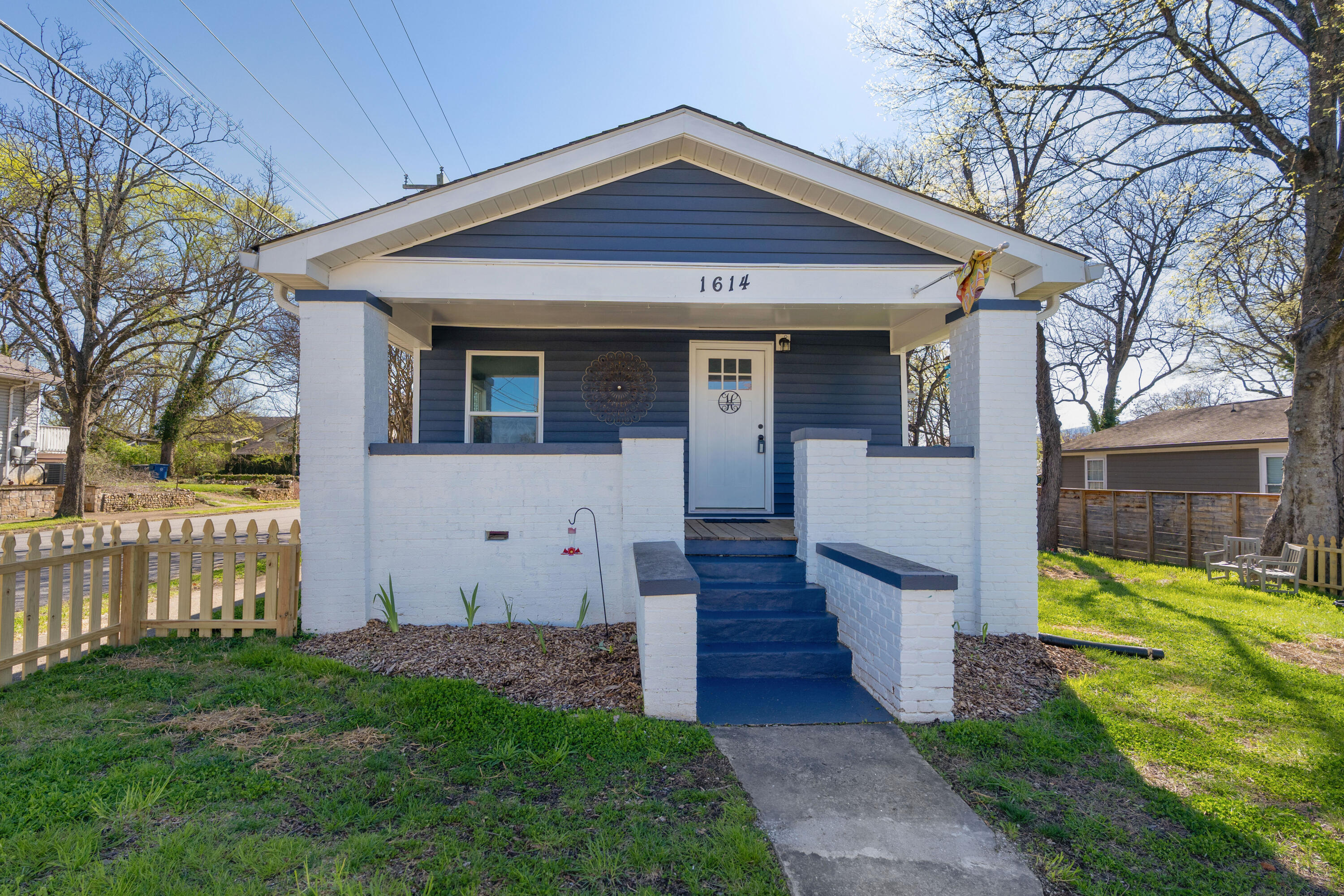1614 E 12th Street