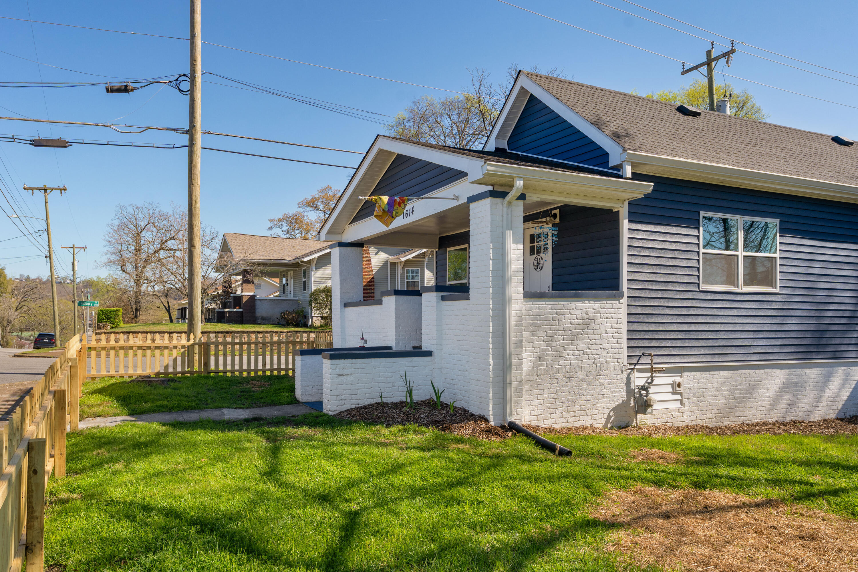 1614 E 12th Street