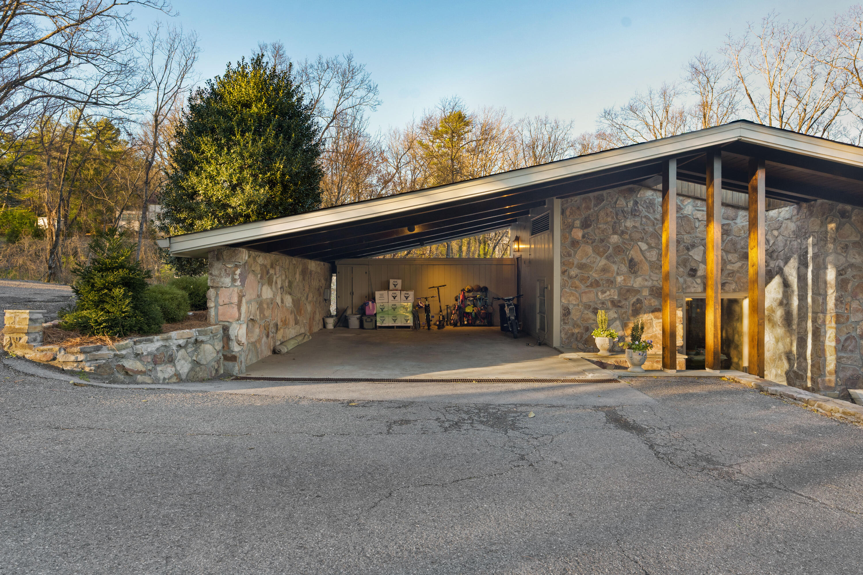 1001 Fleetwood Drive