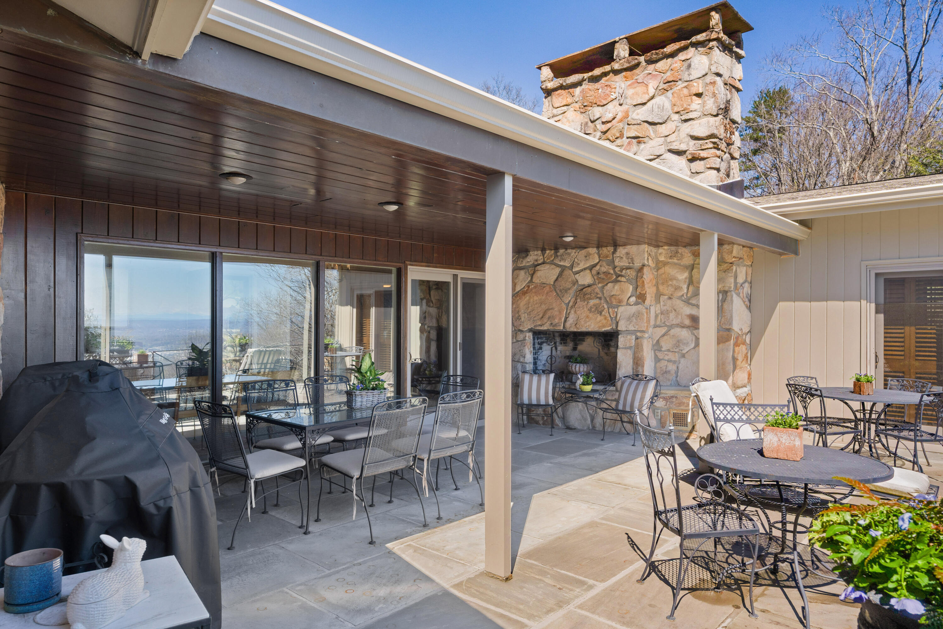 1001 Fleetwood Drive