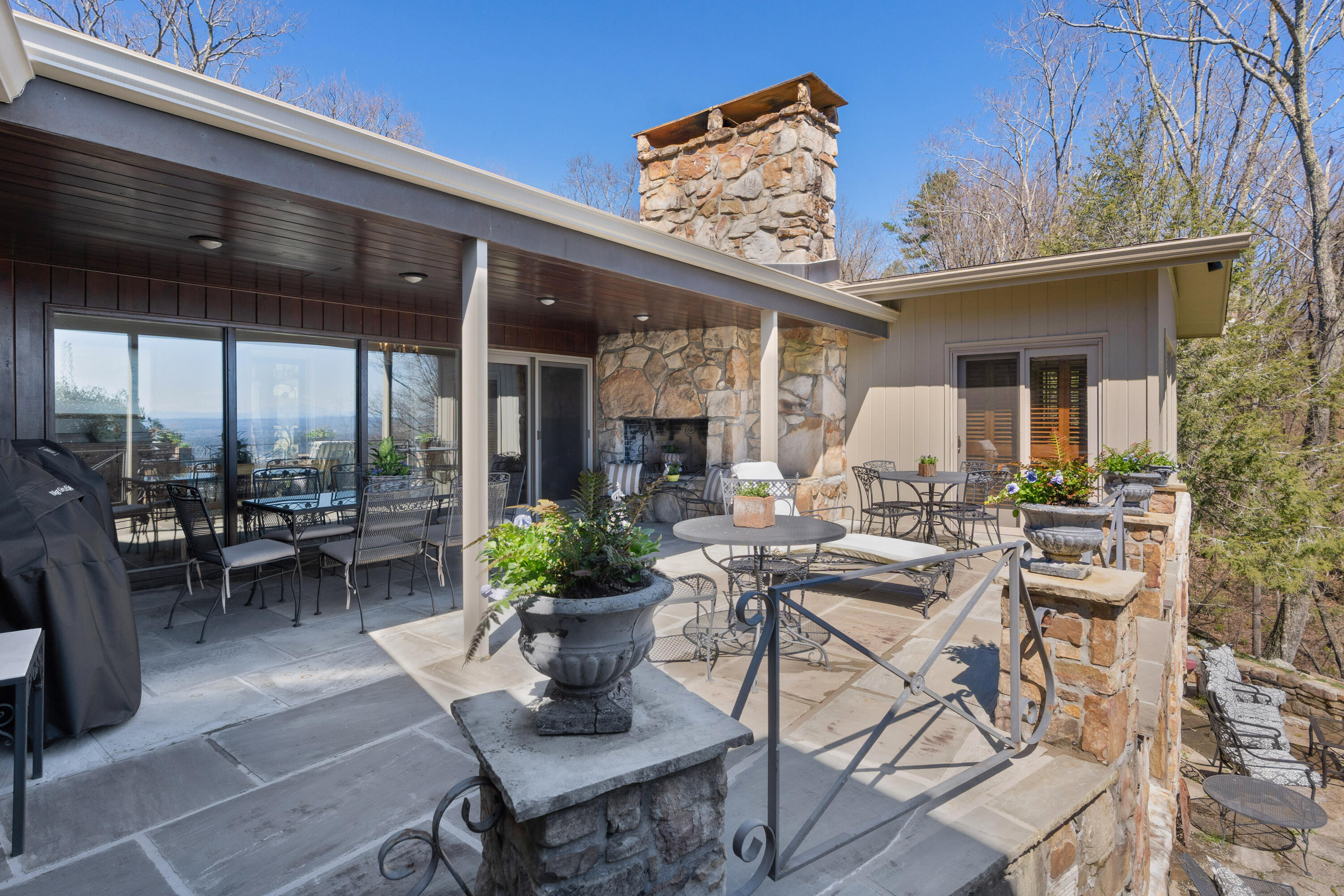 1001 Fleetwood Drive