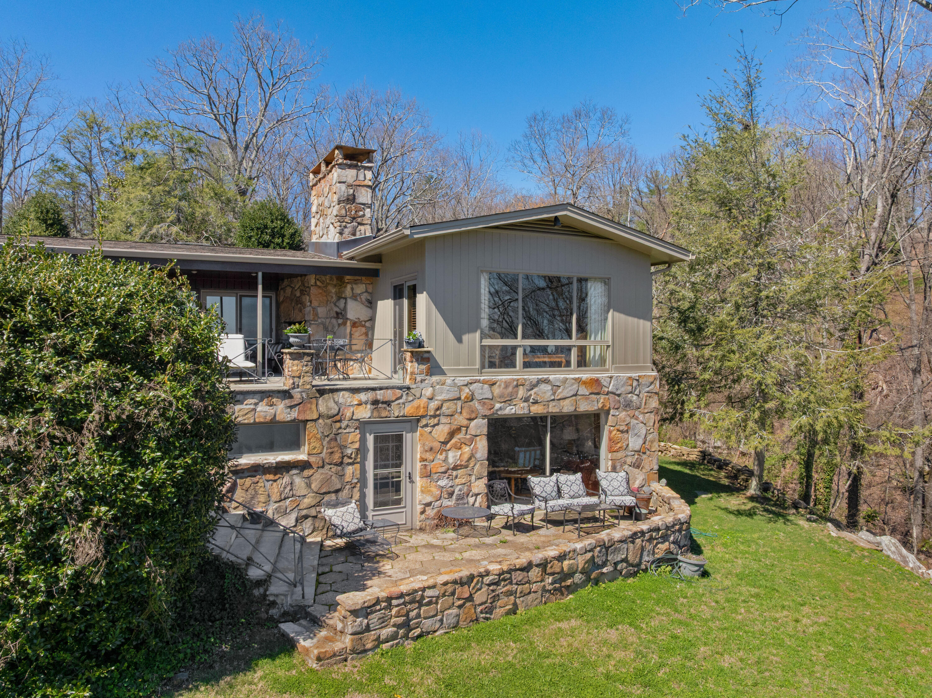 1001 Fleetwood Drive