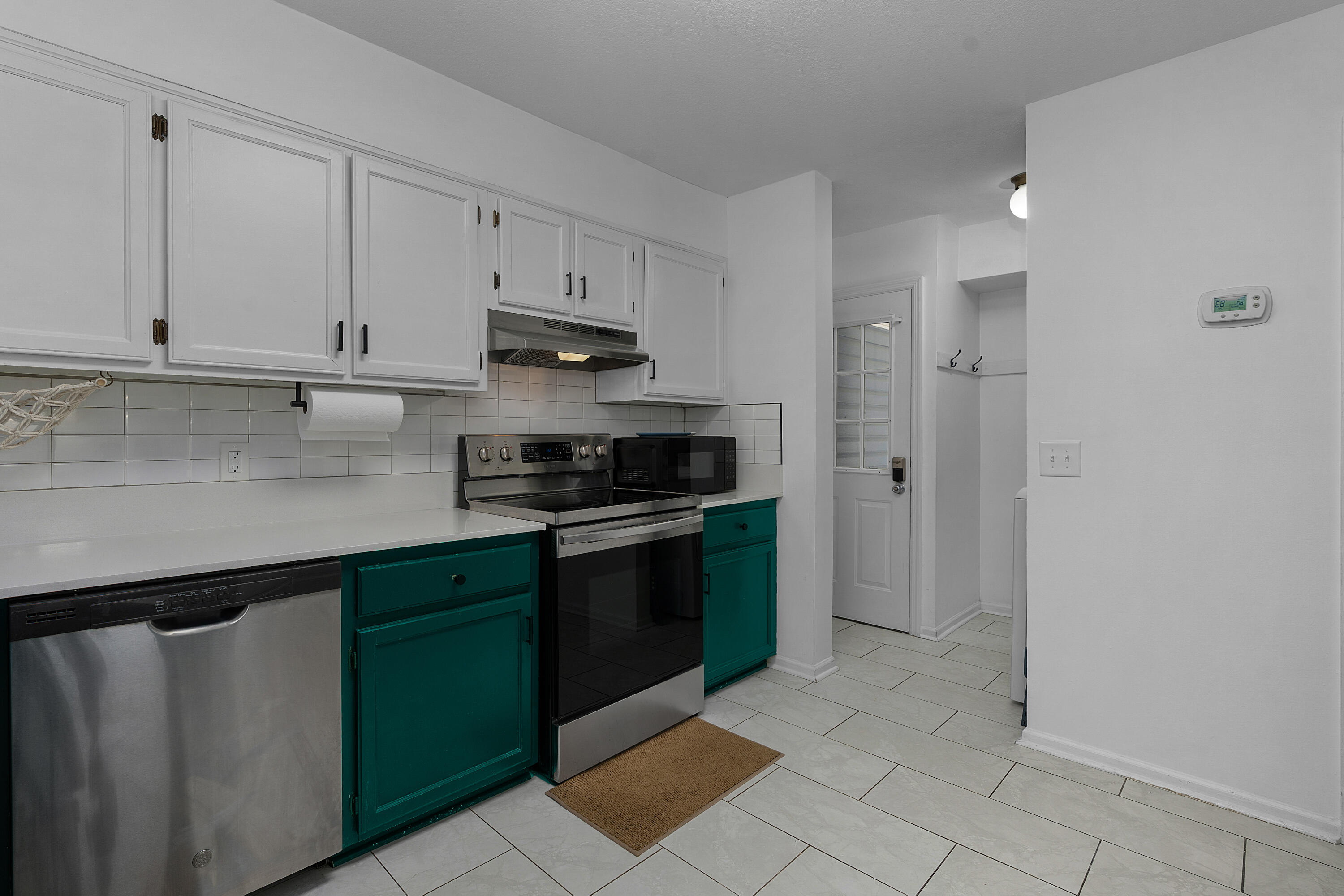 1701 Roberts Place