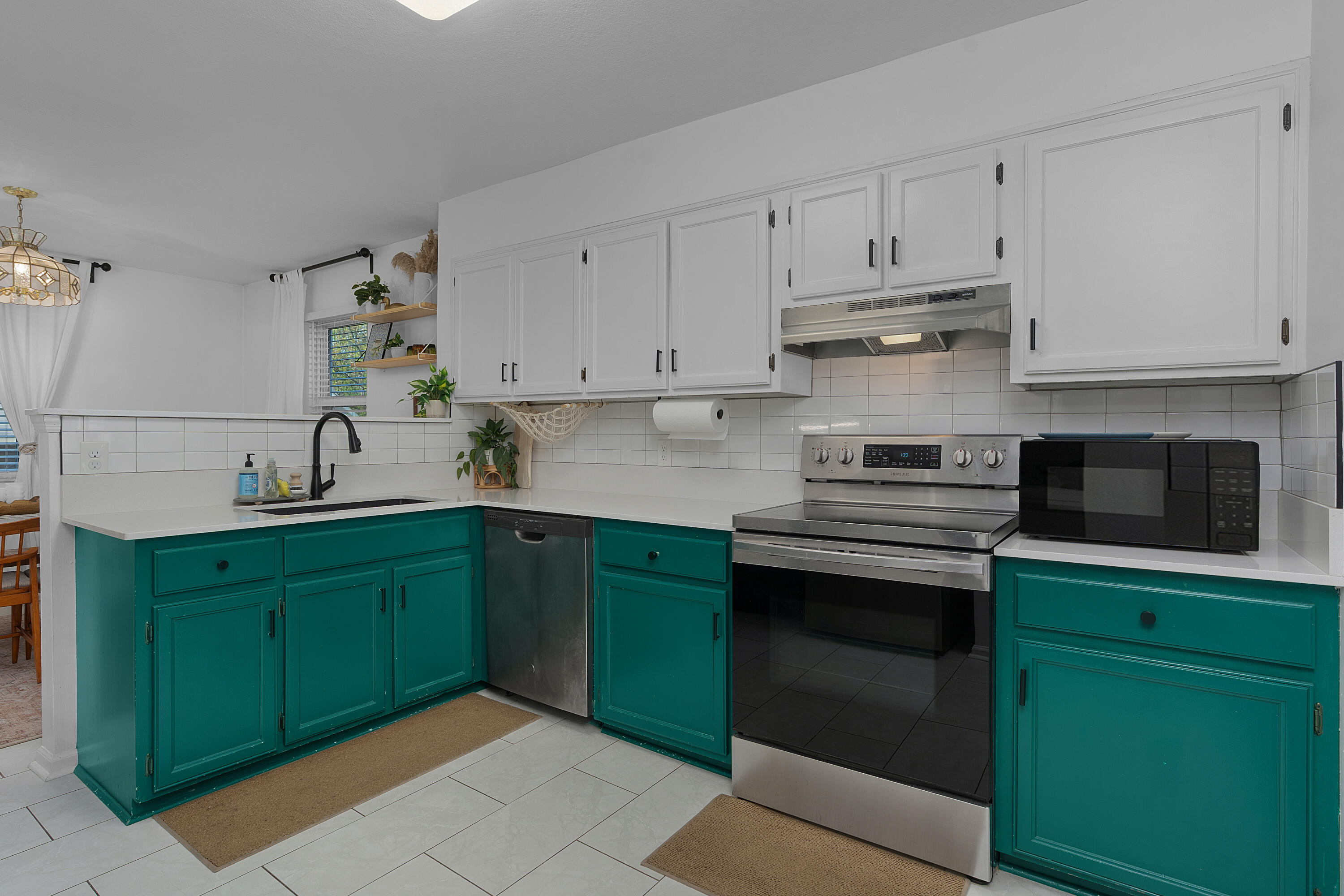 1701 Roberts Place