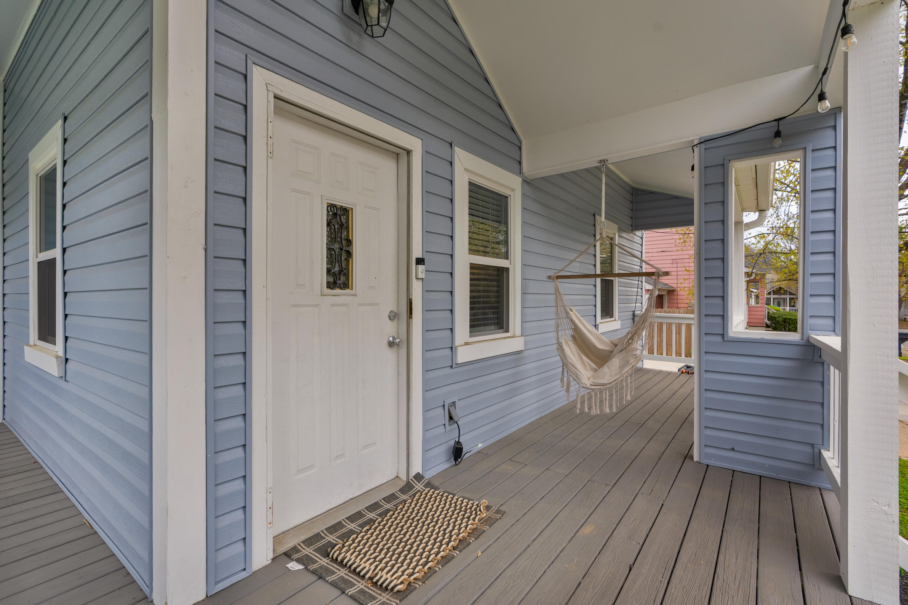1701 Roberts Place
