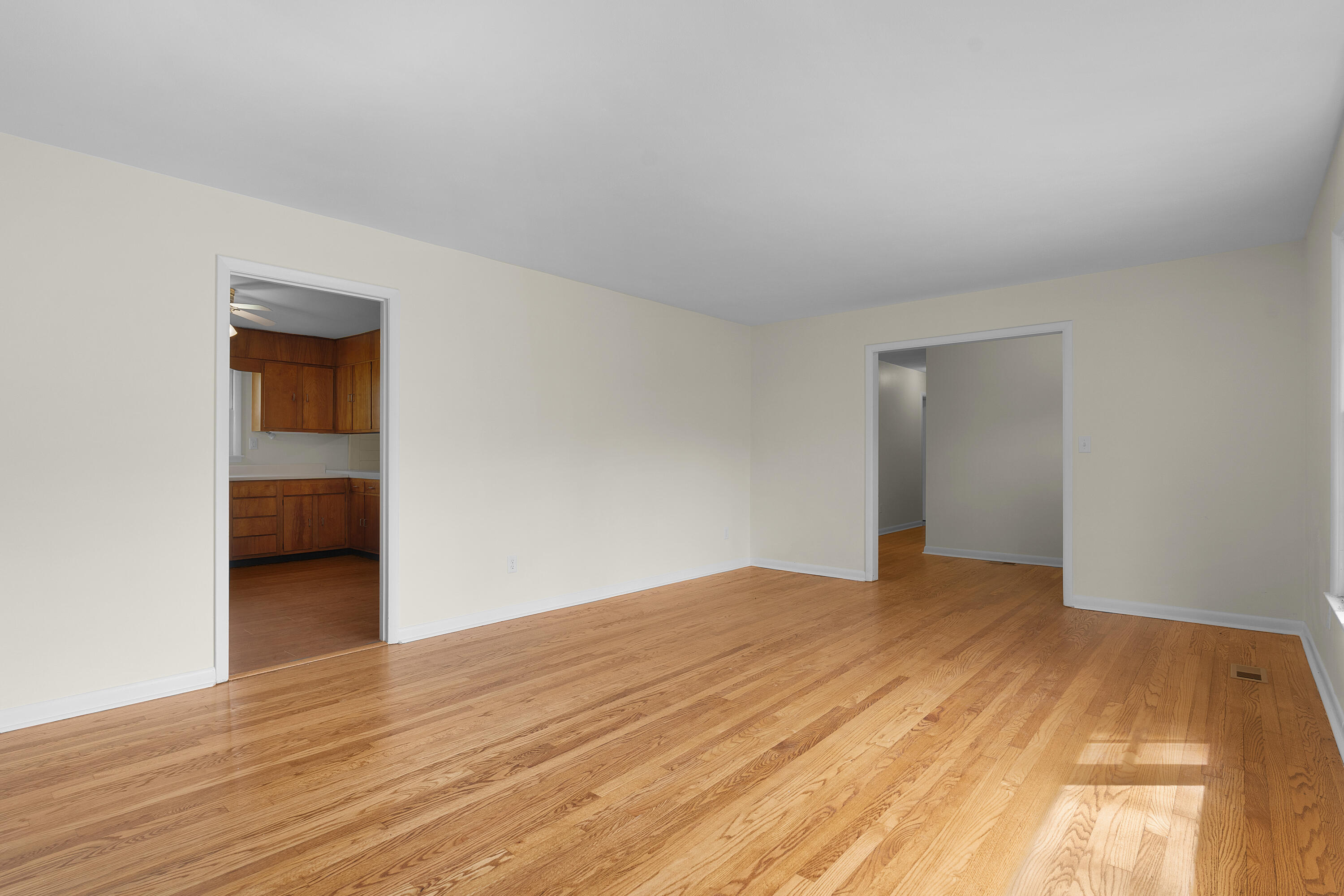 1006 Crown Point Road E