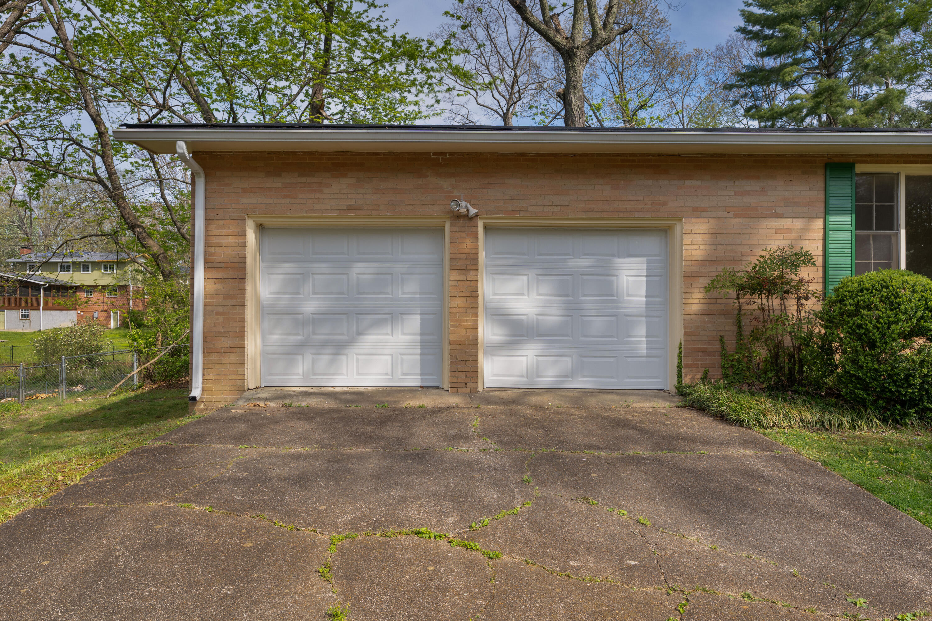 1006 Crown Point Road E