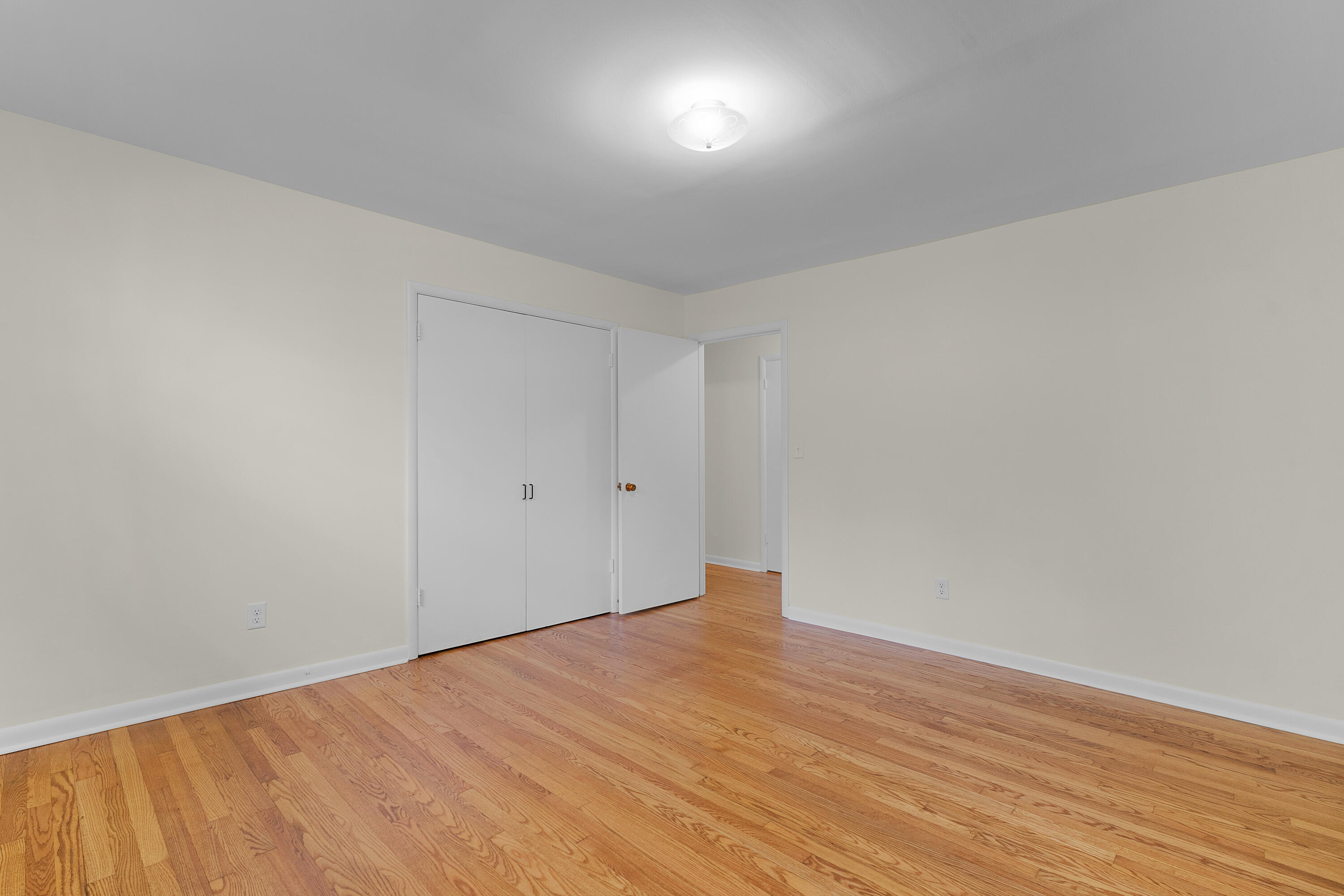 1006 Crown Point Road E