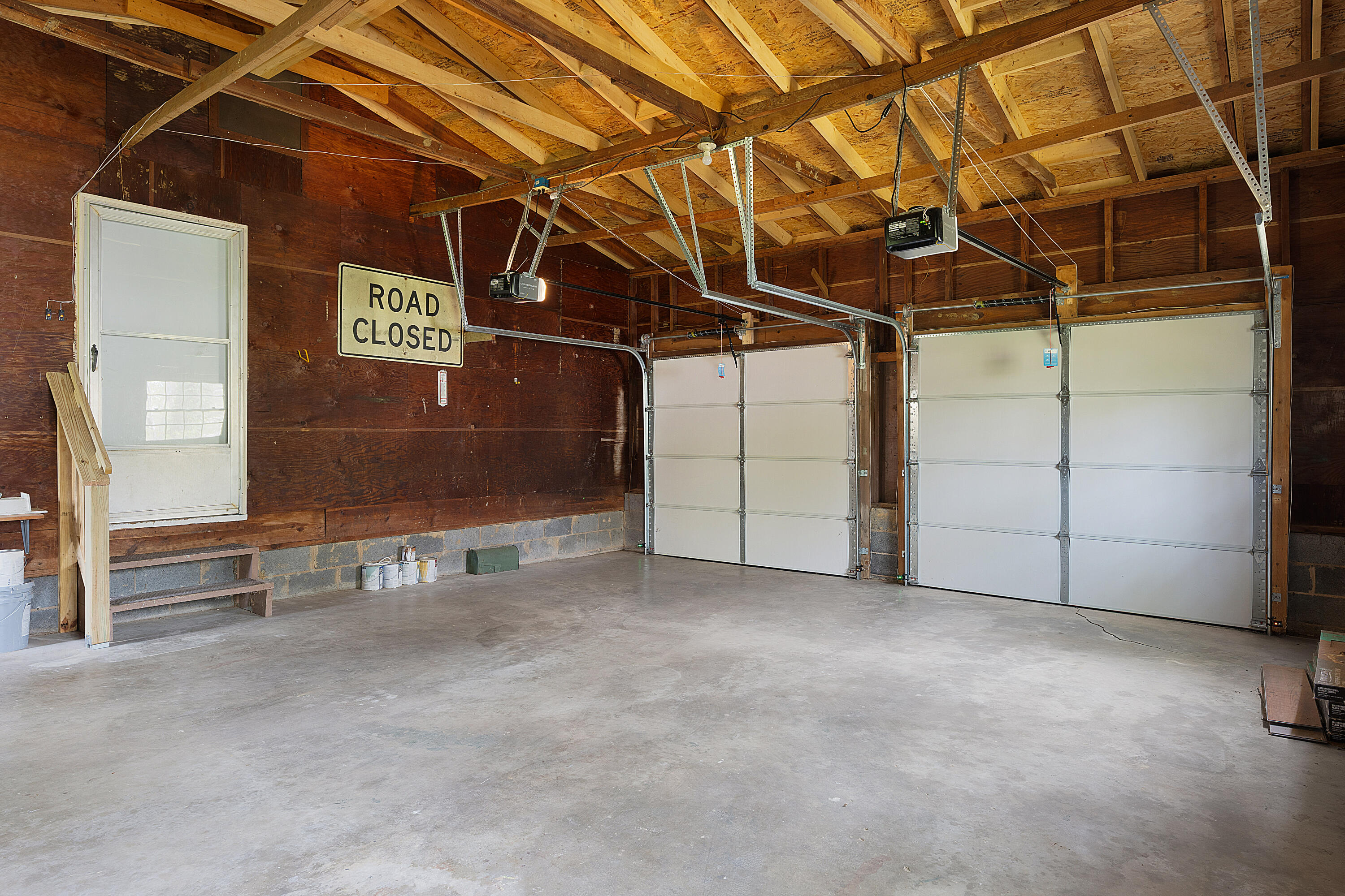 1006 Crown Point Road E
