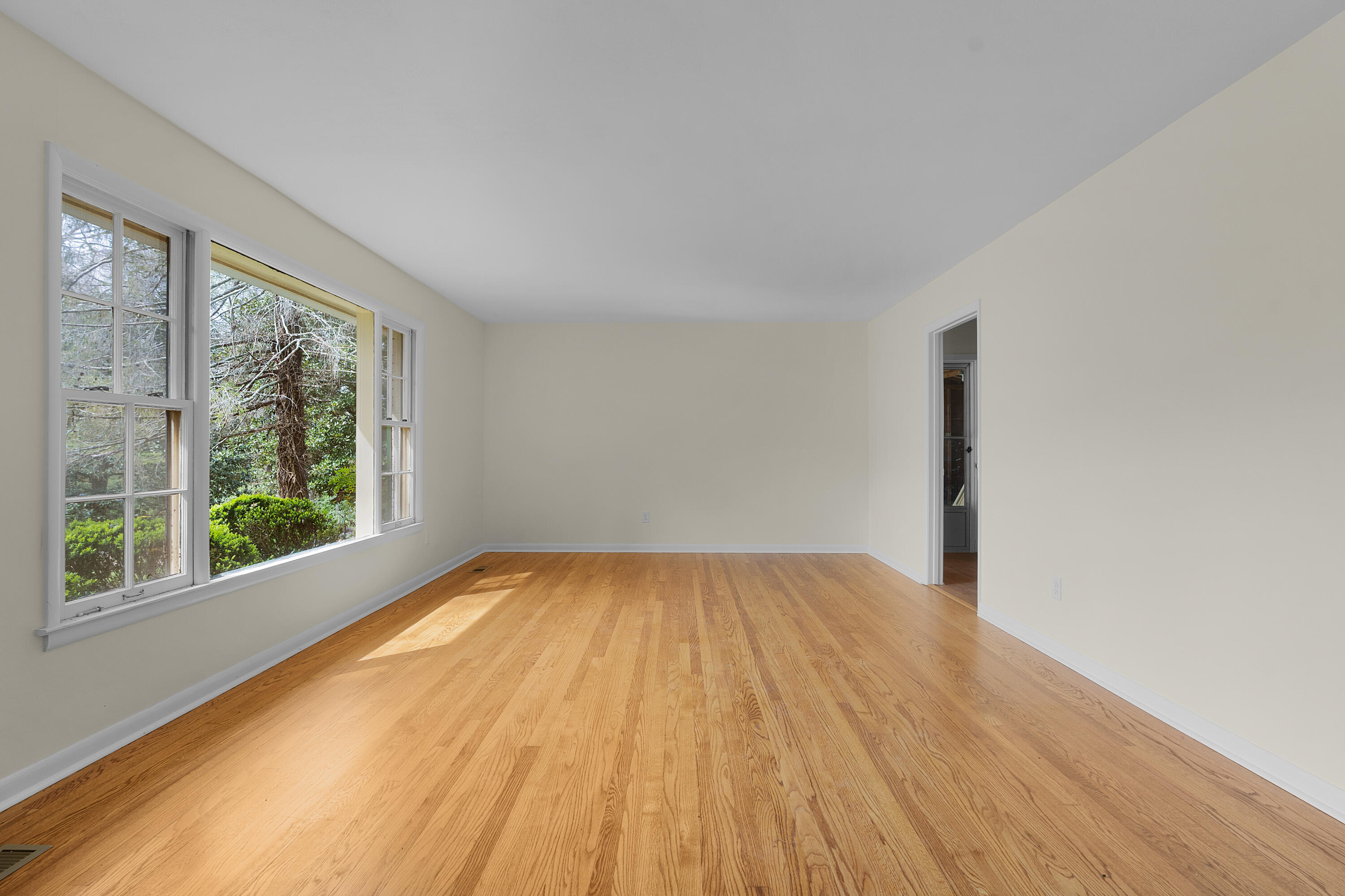 1006 Crown Point Road E