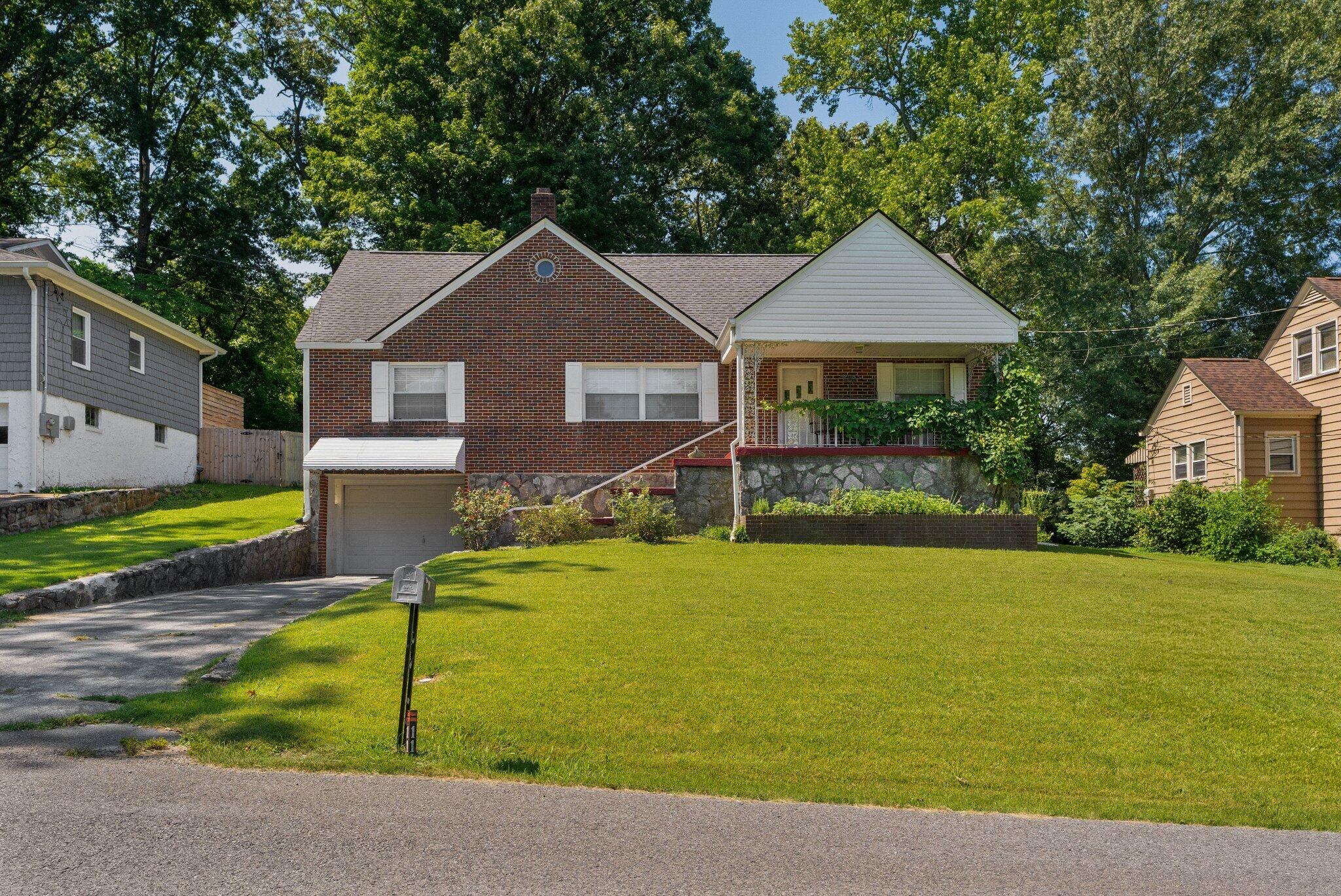 110 Forsythe Street