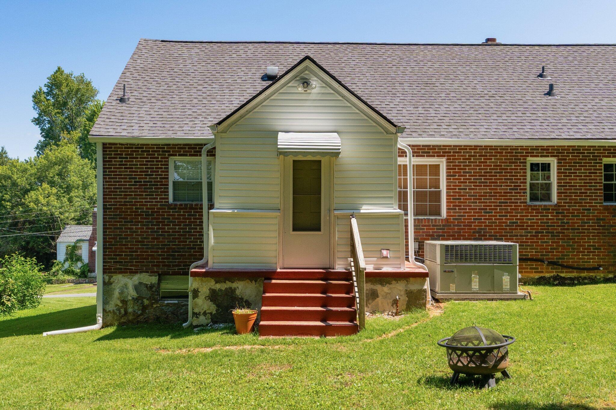 110 Forsythe Street