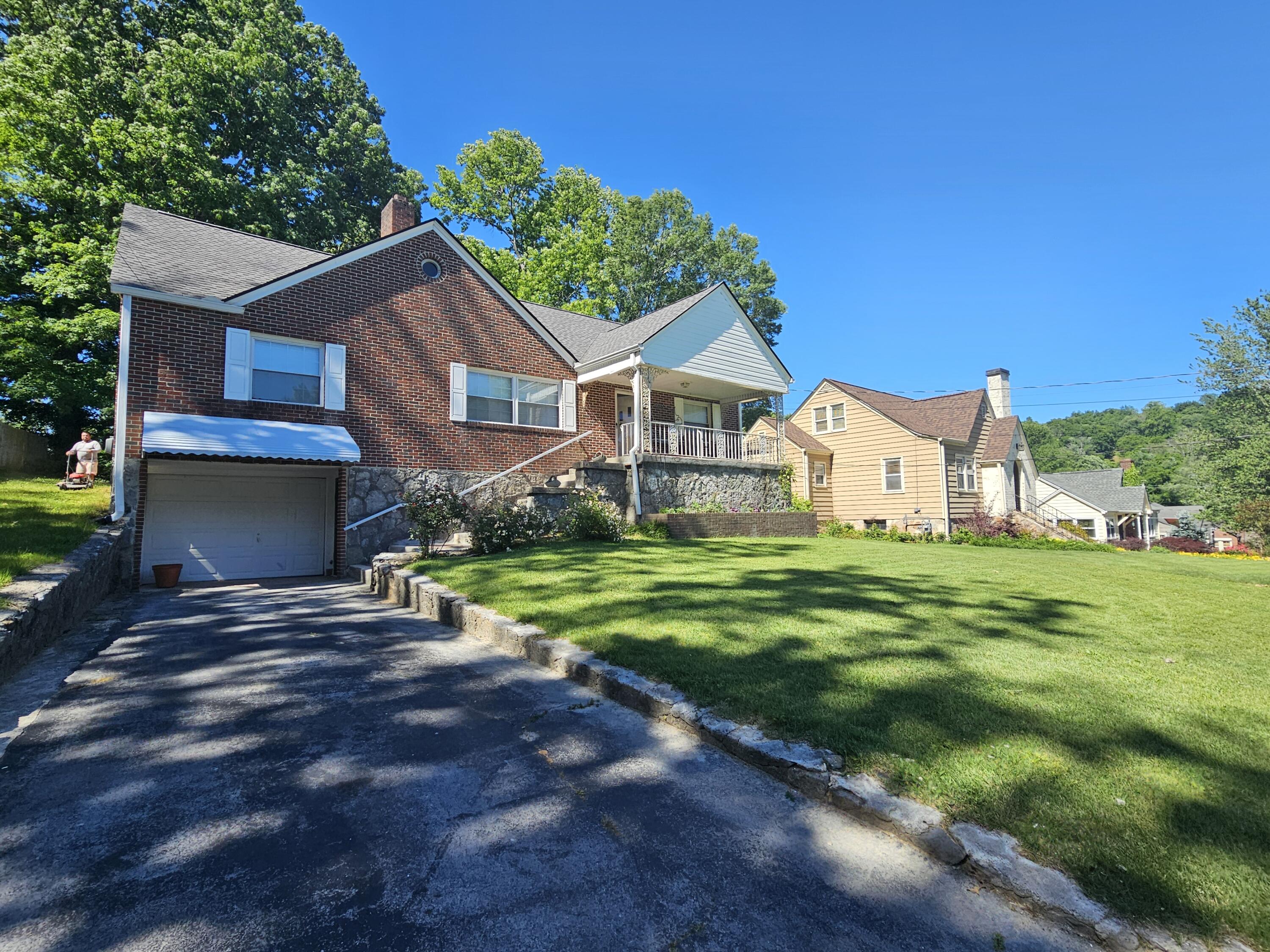 110 Forsythe Street