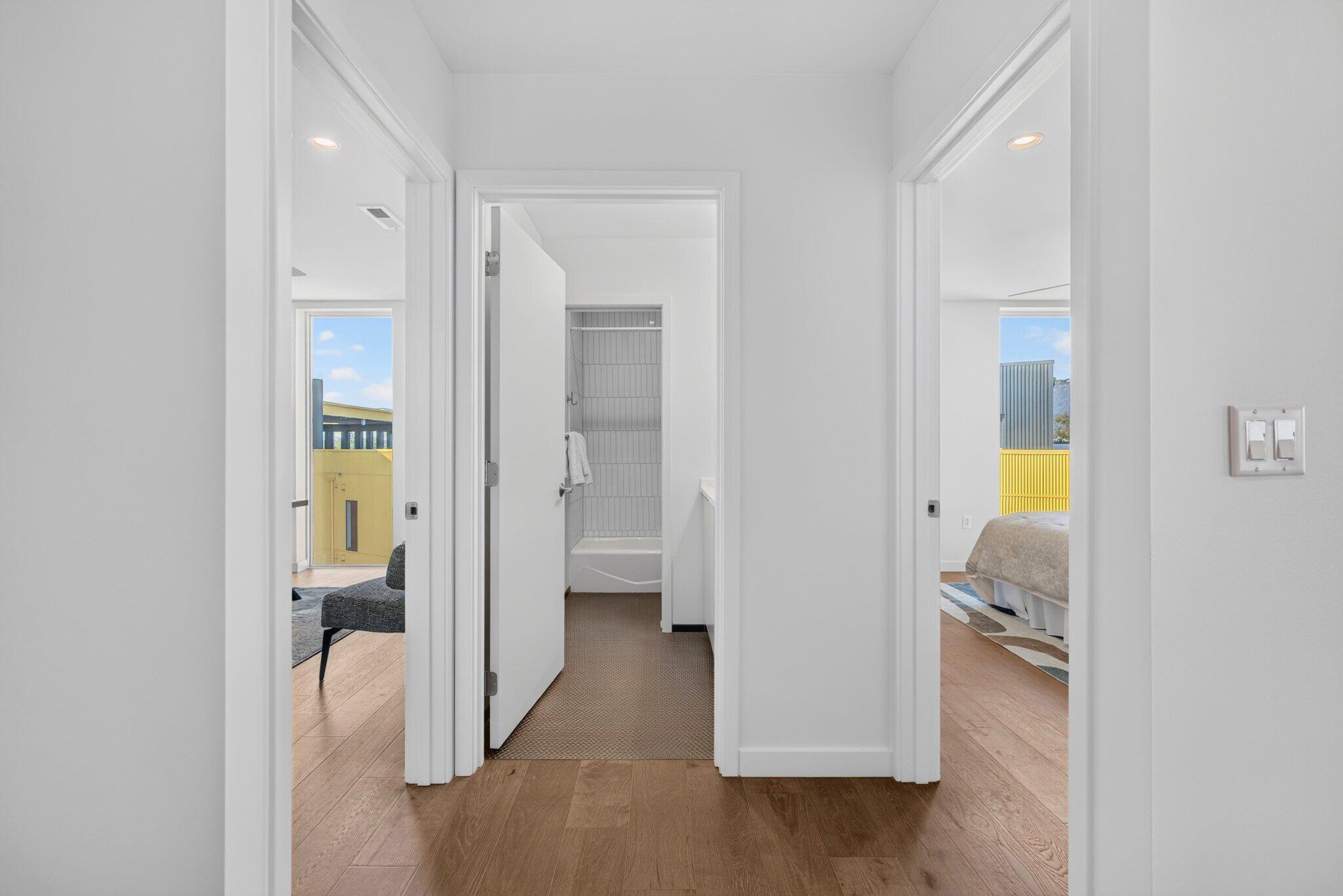 1939 Central Avenue, 429