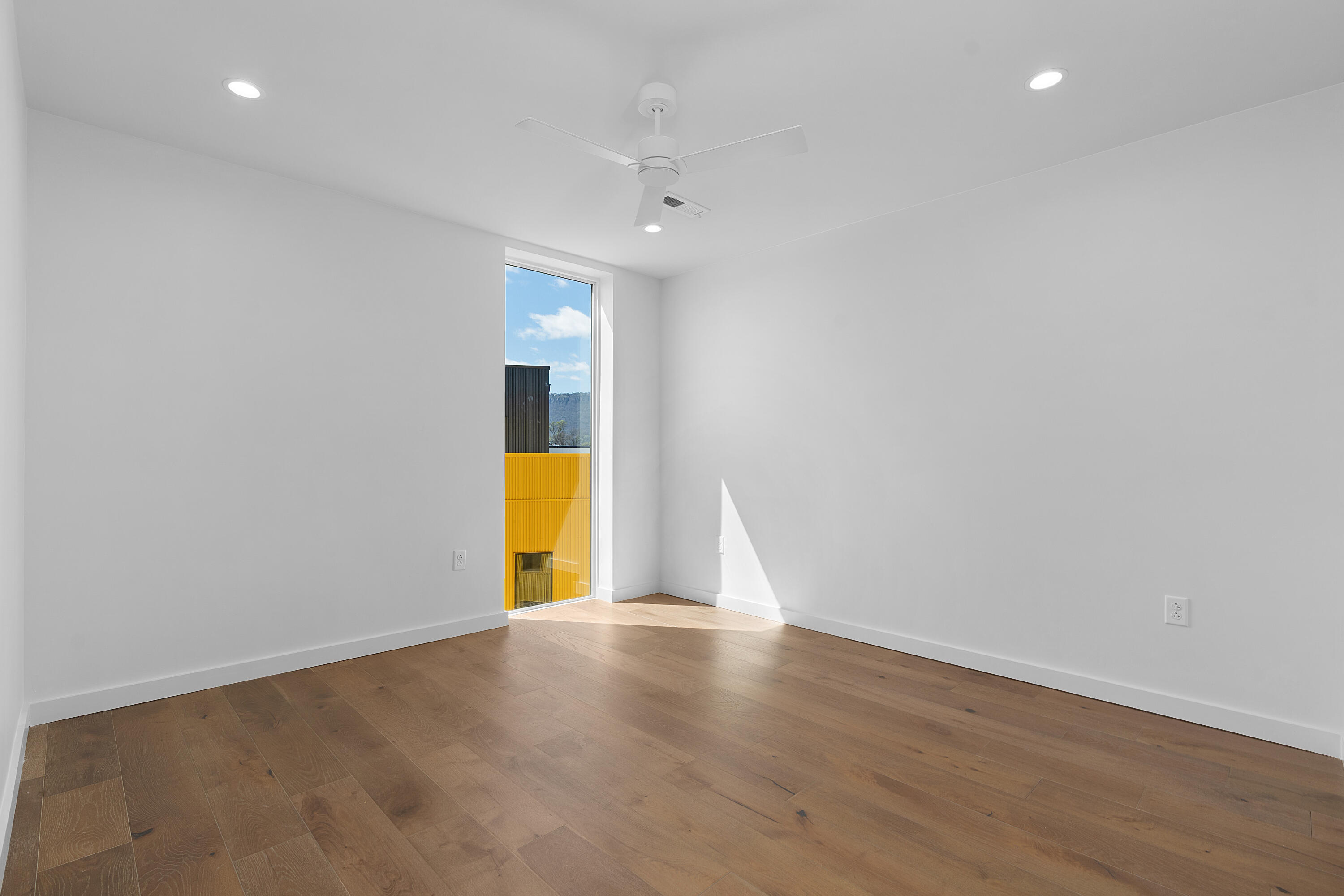1939 Central Avenue, 429