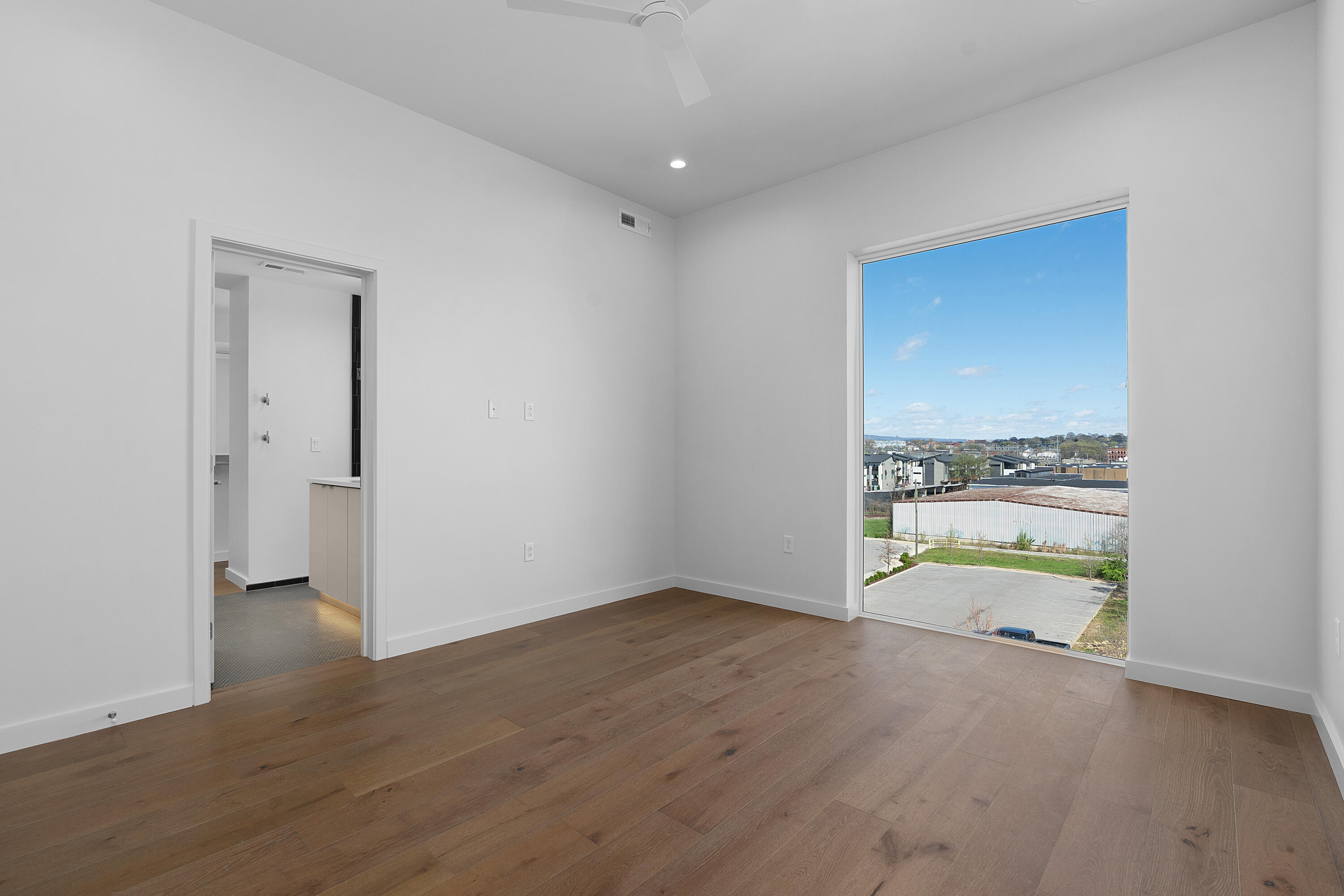 1939 Central Avenue, 429