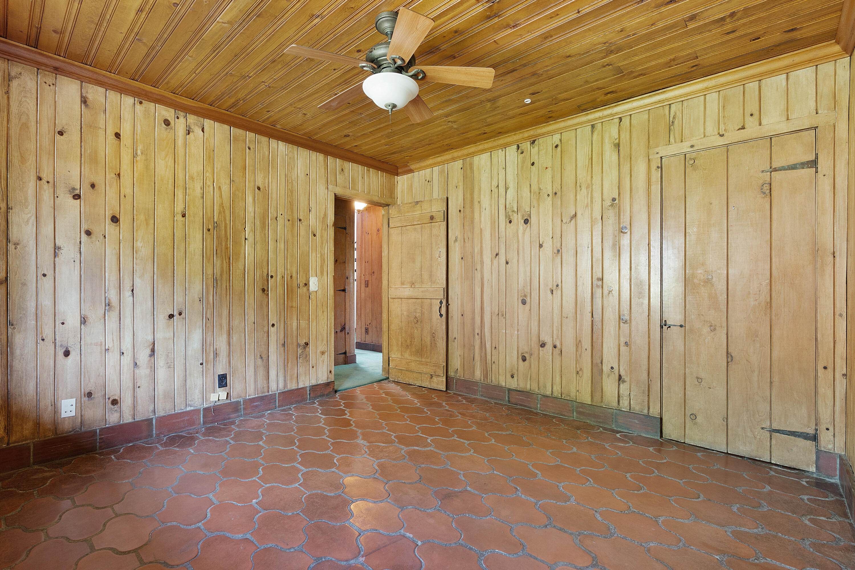2910 Crest Terrace Drive
