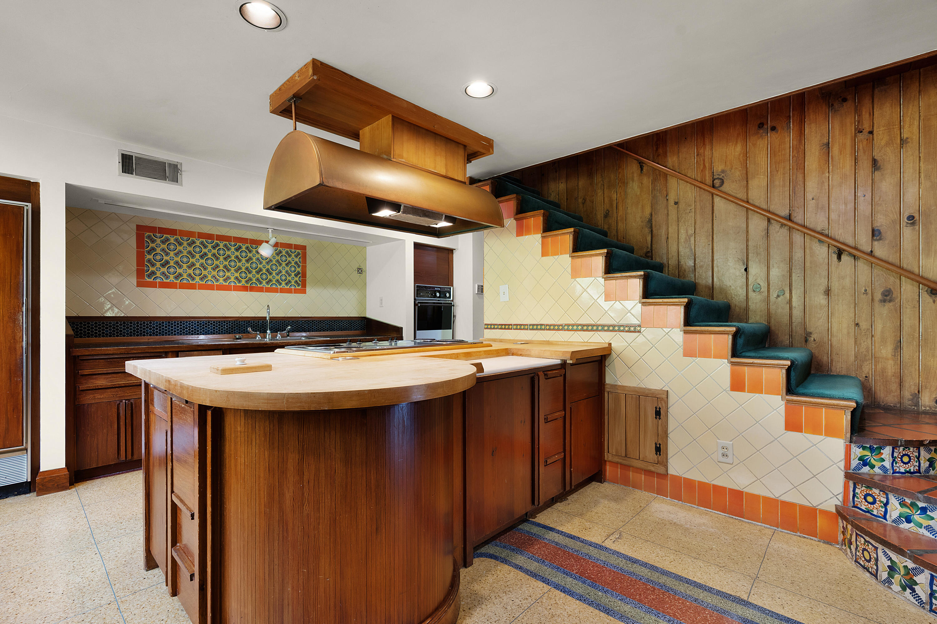 2910 Crest Terrace Drive