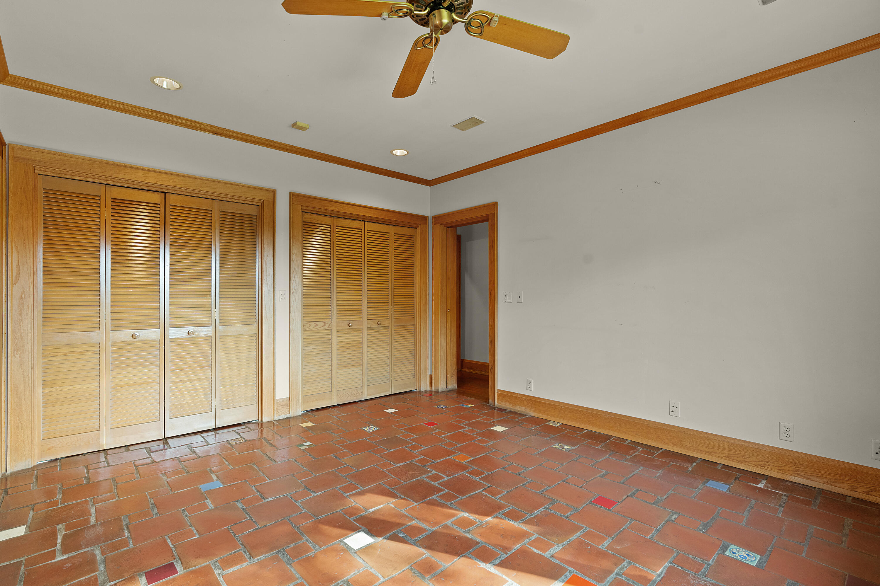 2910 Crest Terrace Drive