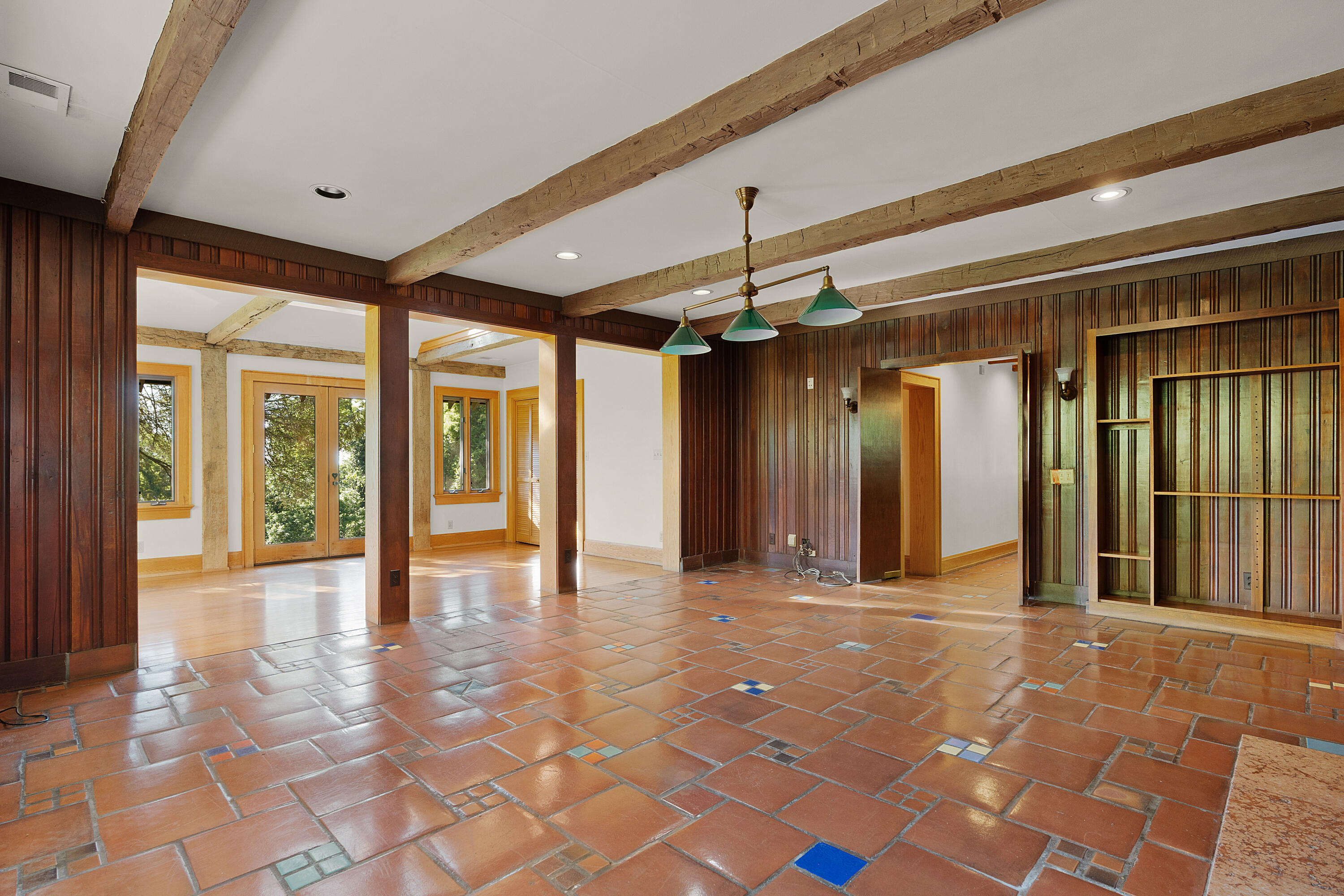 2910 Crest Terrace Drive