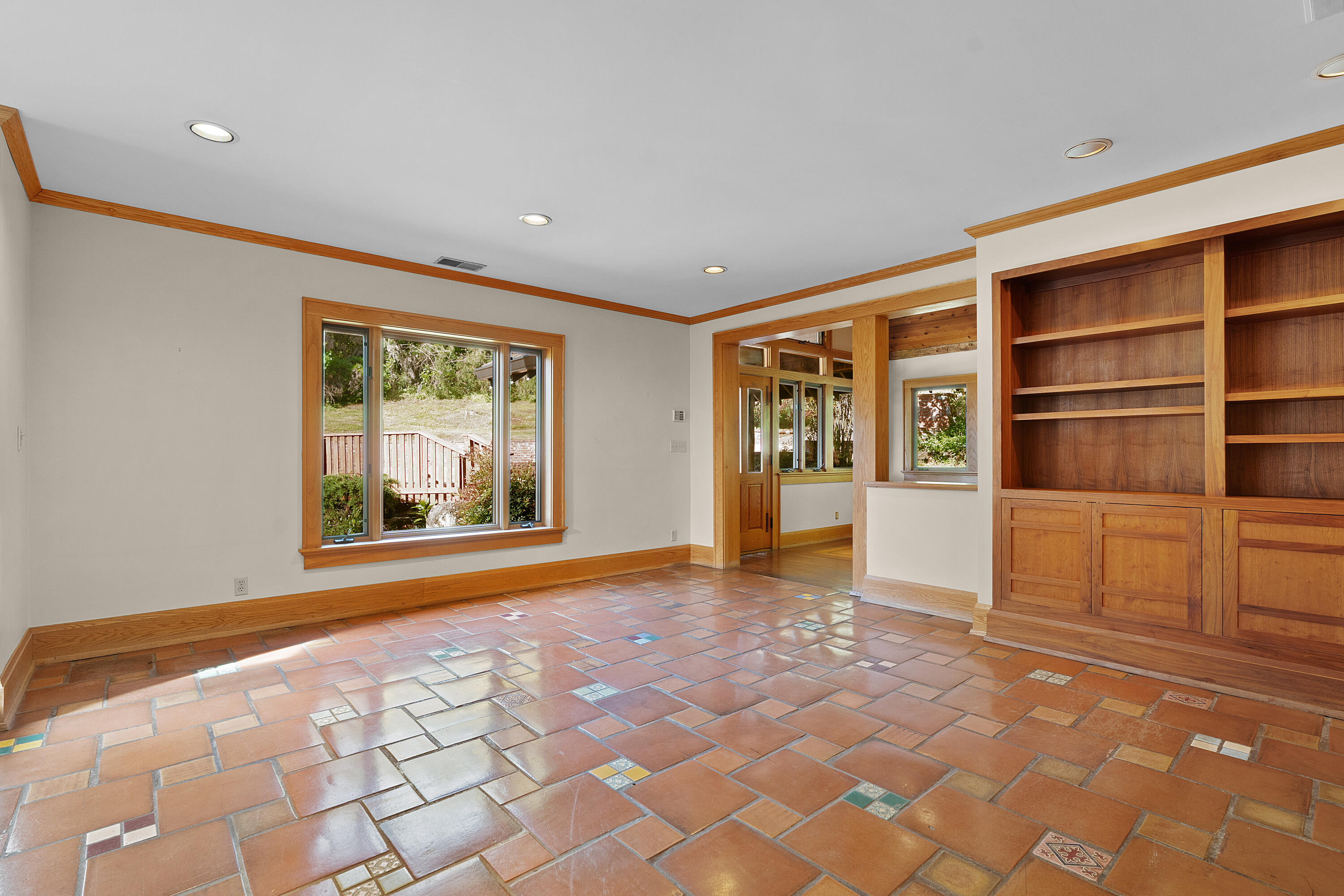 2910 Crest Terrace Drive