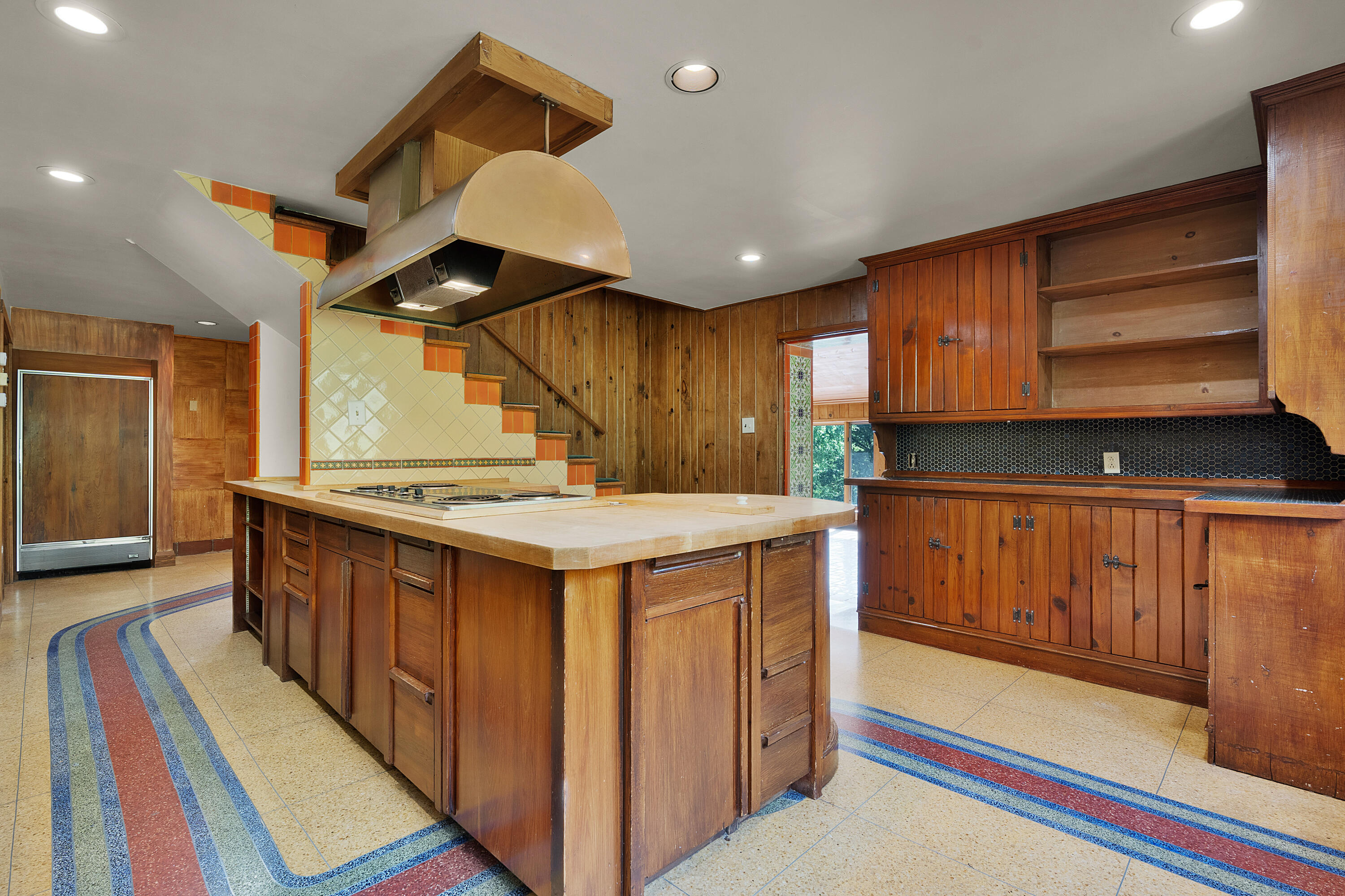 2910 Crest Terrace Drive