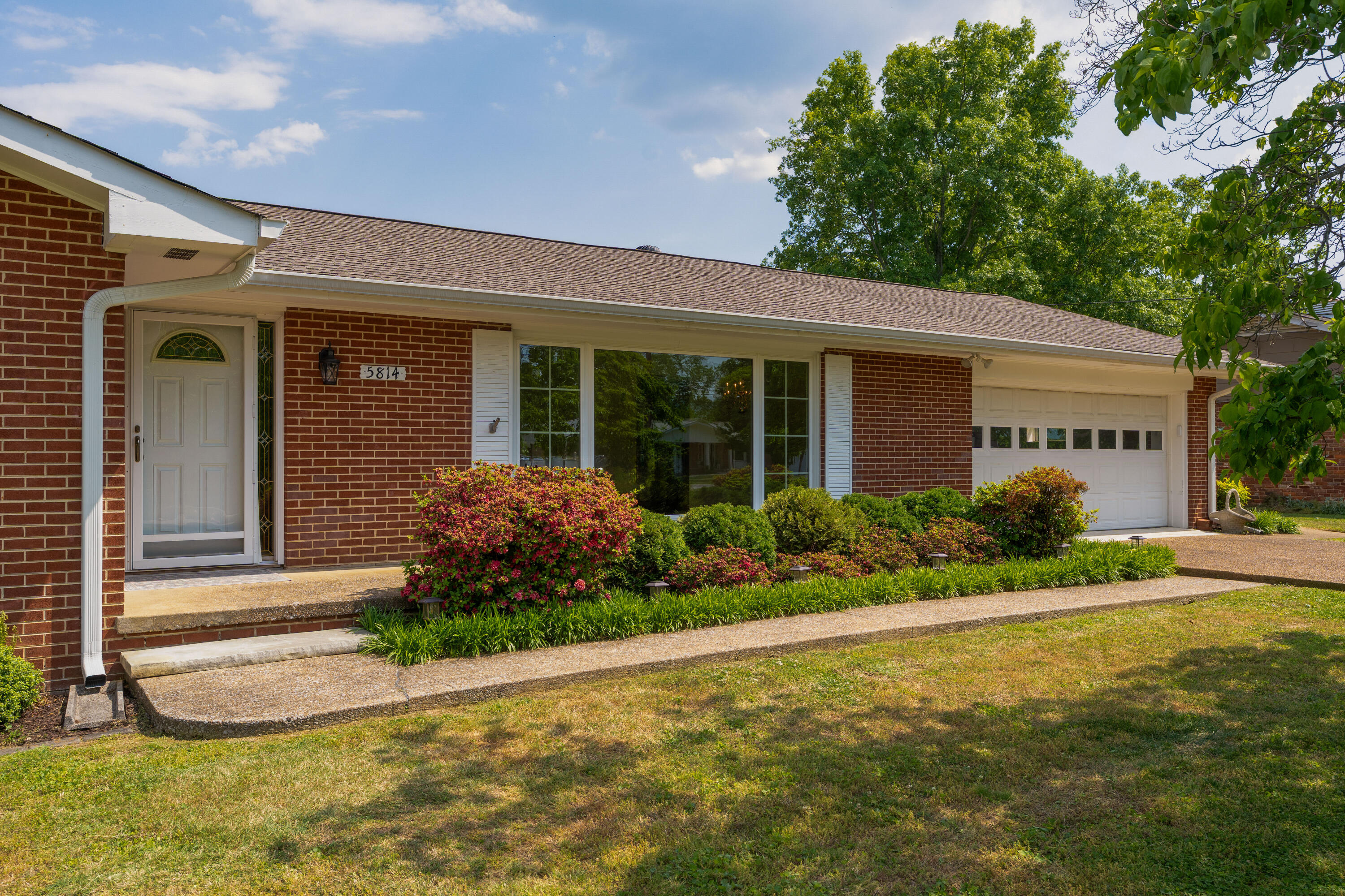 5814 Crestview Drive