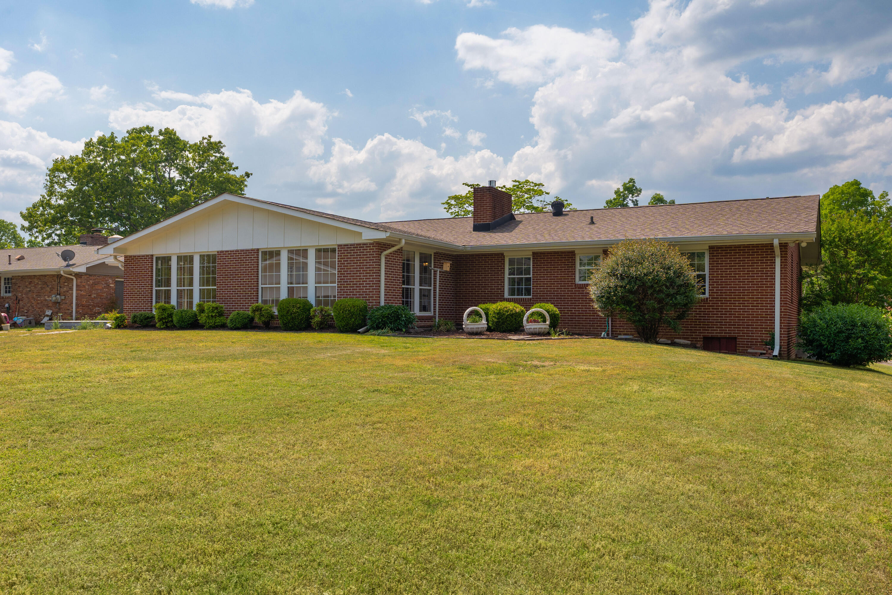 5814 Crestview Drive