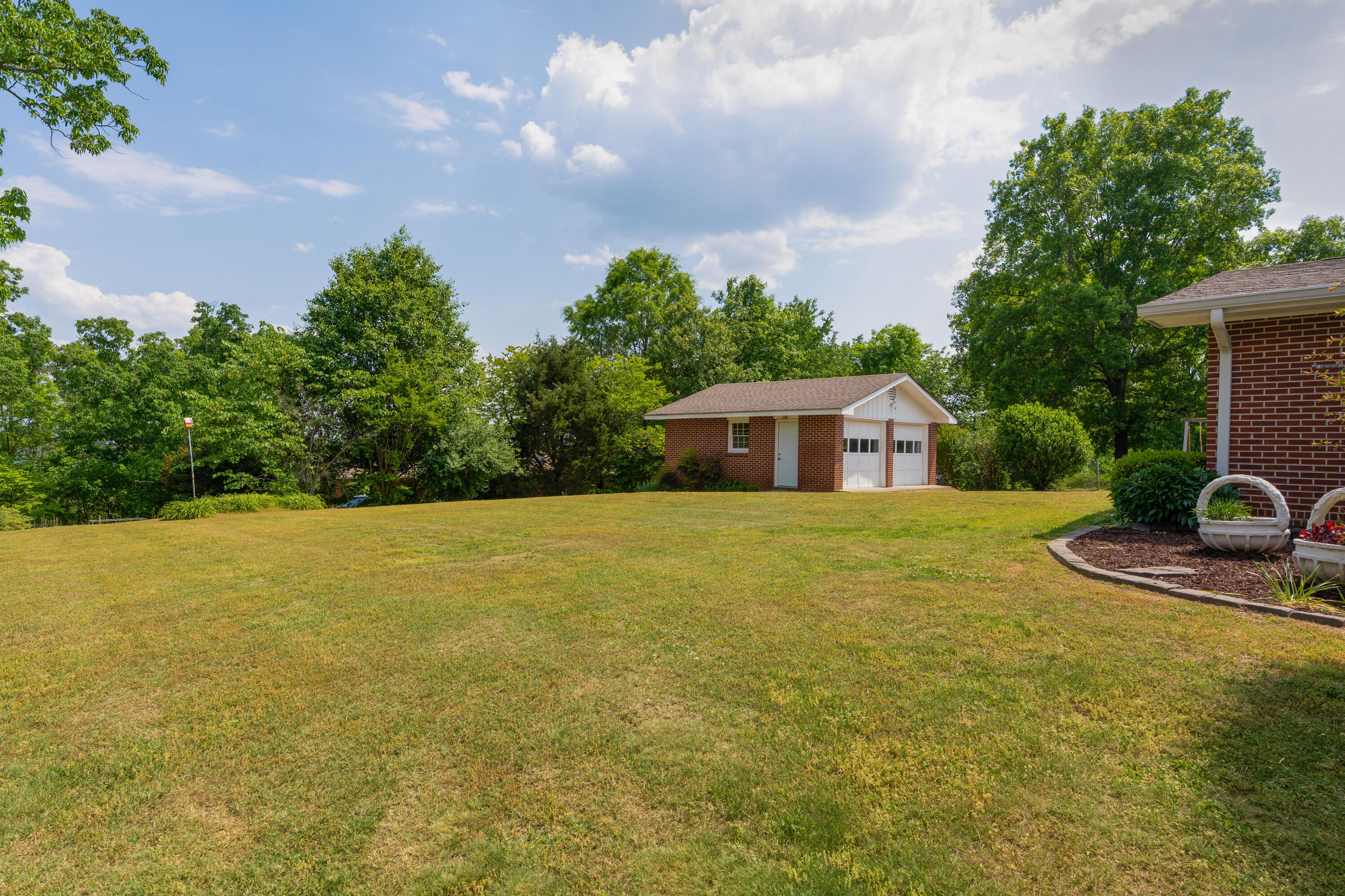 5814 Crestview Drive