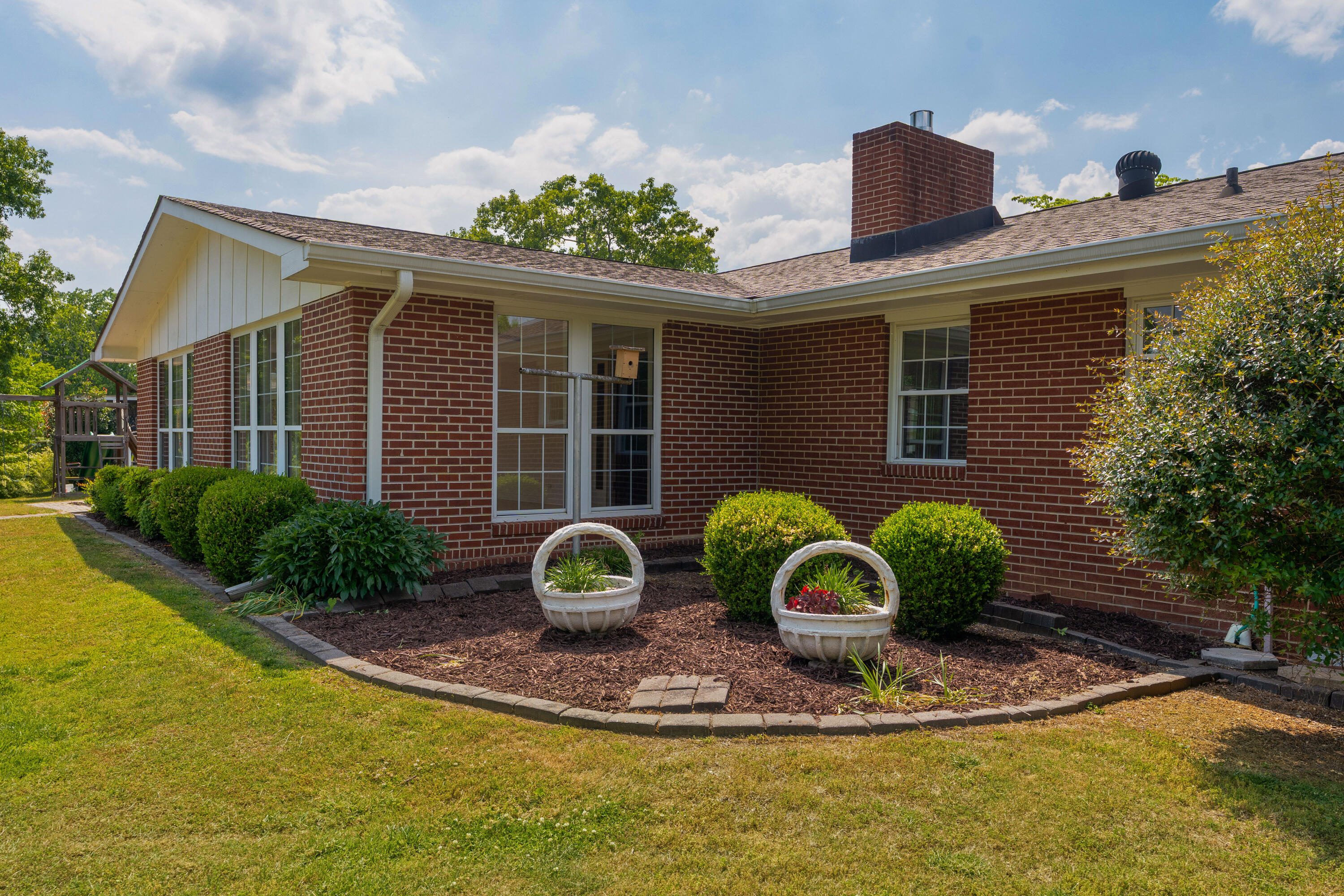 5814 Crestview Drive