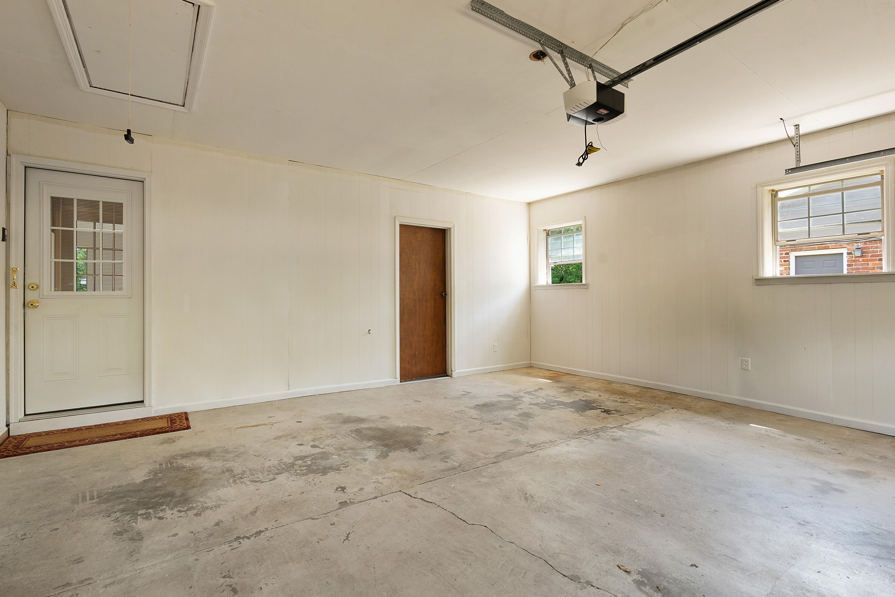 5814 Crestview Drive