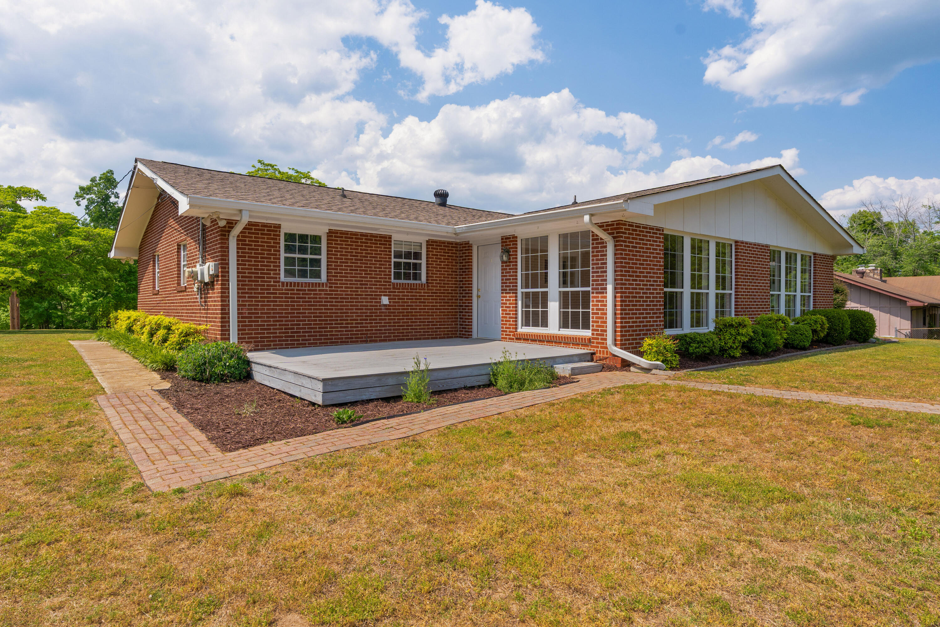 5814 Crestview Drive