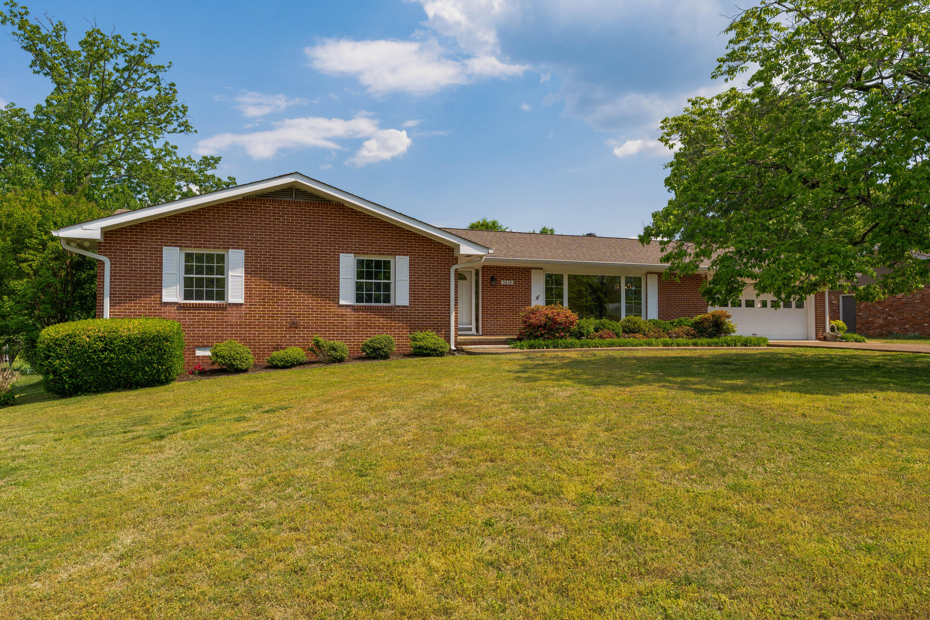 5814 Crestview Drive