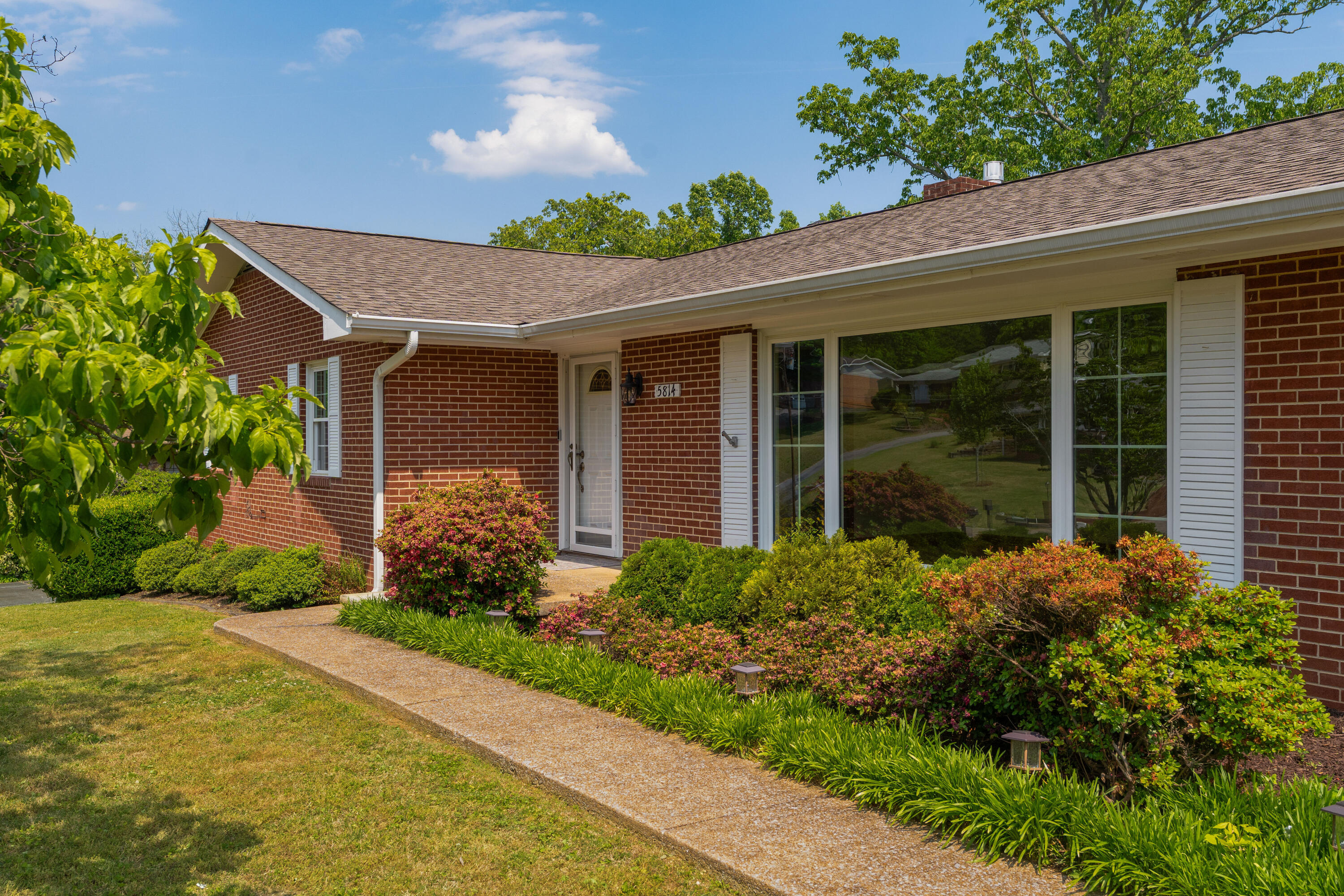 5814 Crestview Drive