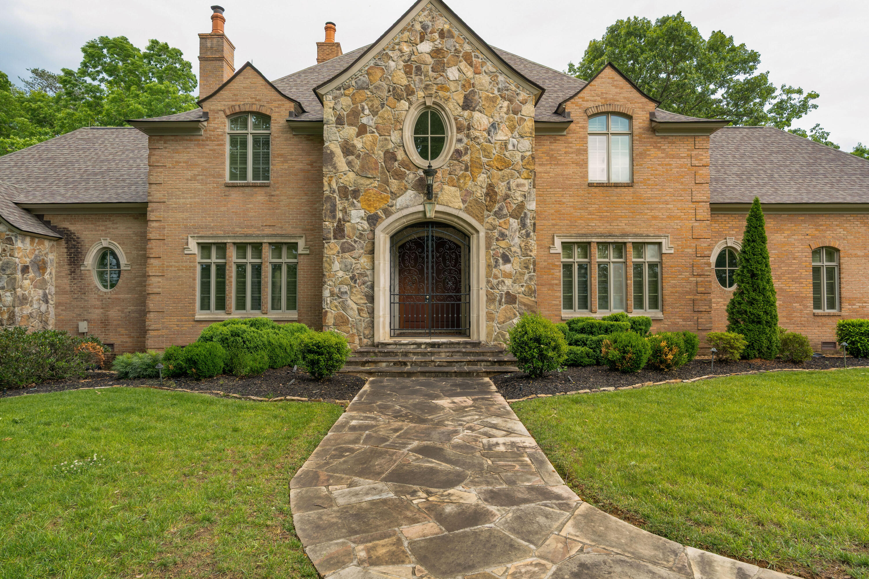911 New England Road