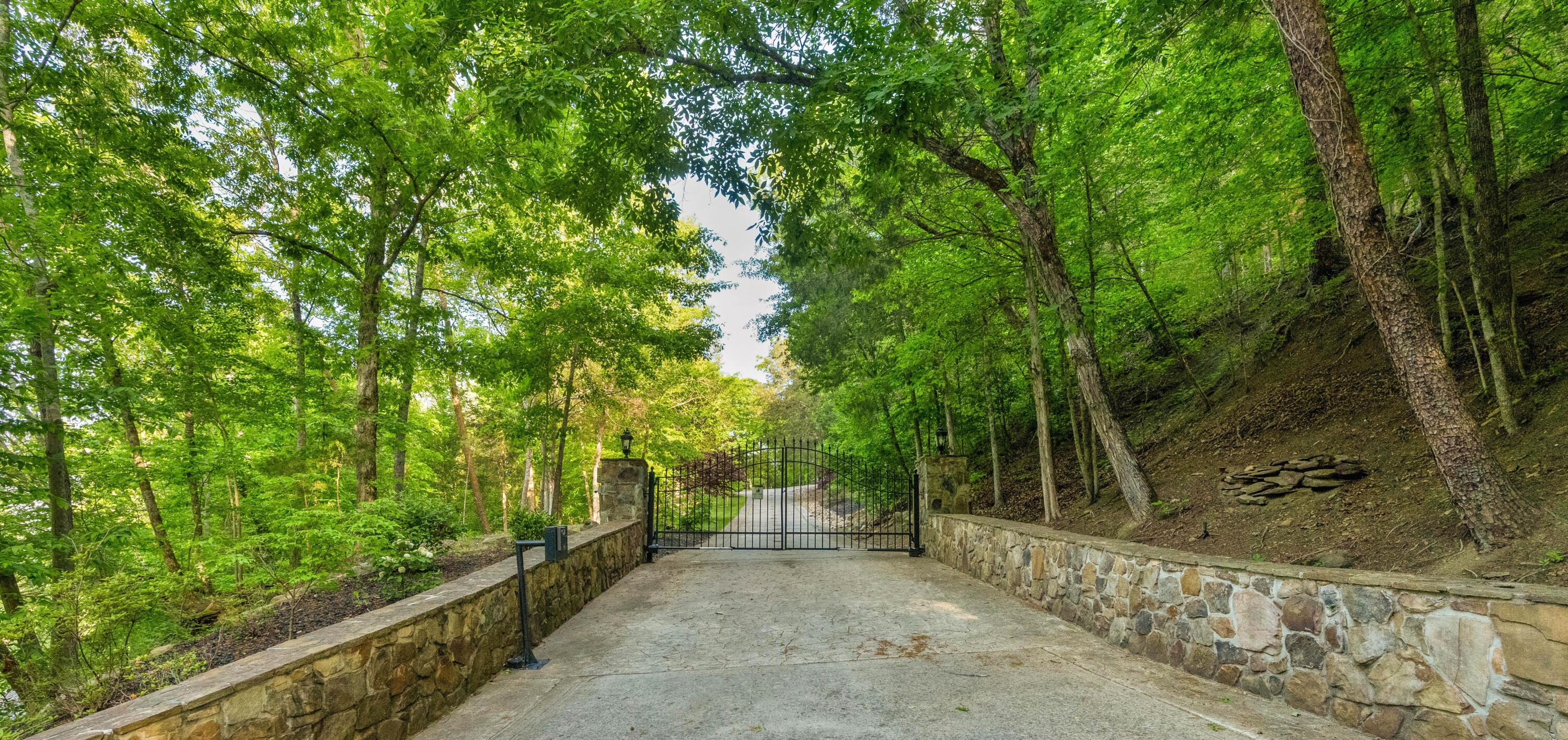 911 New England Road
